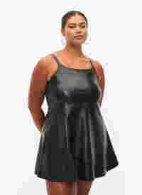 Kjole i imitert skinn med A-form, Black, Model