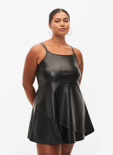 Kjole i imitert skinn med A-form, Black, Model image number 0