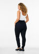 Amy jeans med høy midje og supersmal passform, Svart, Model image number 1