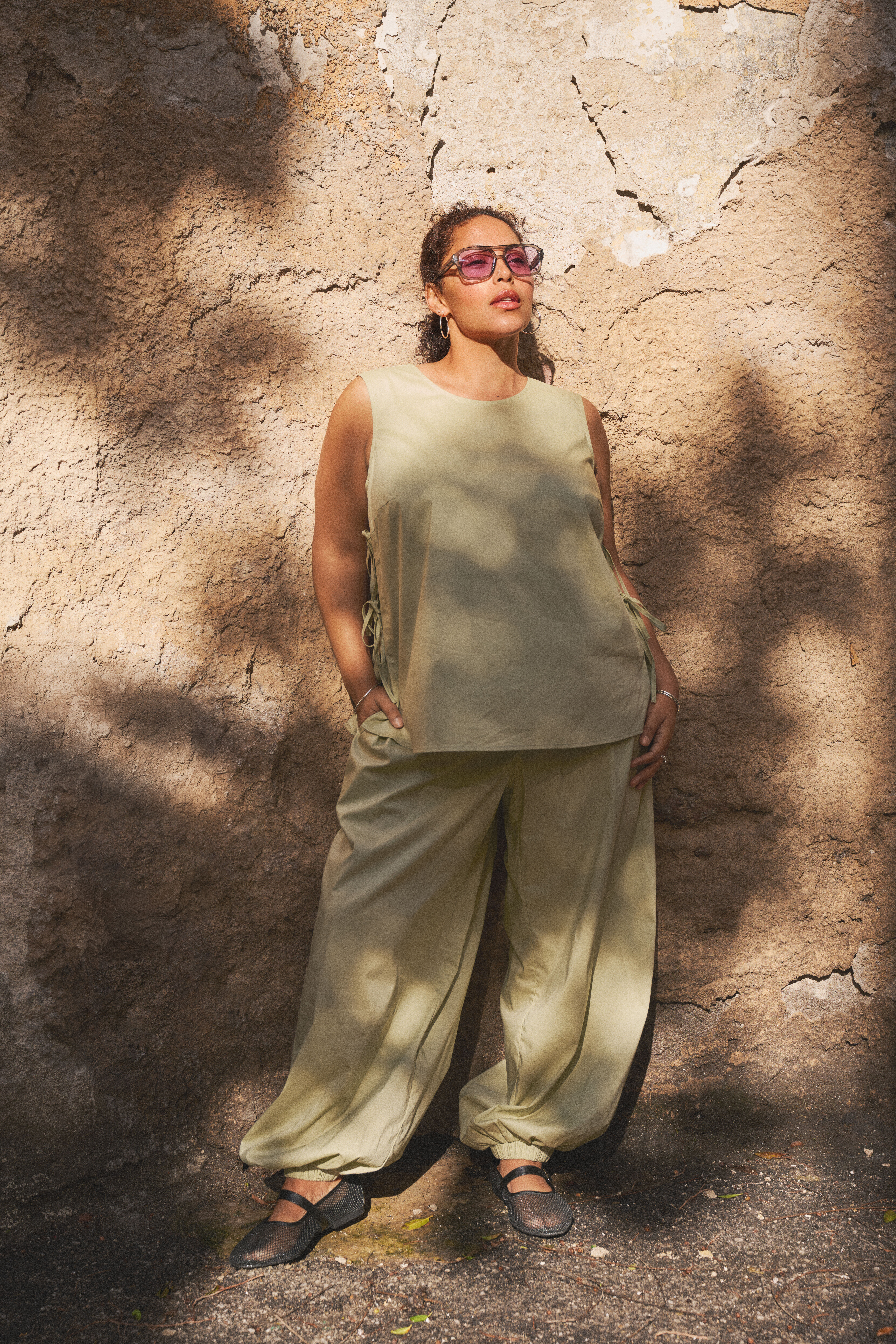 Koordinert sett med ballongbukser, , Model