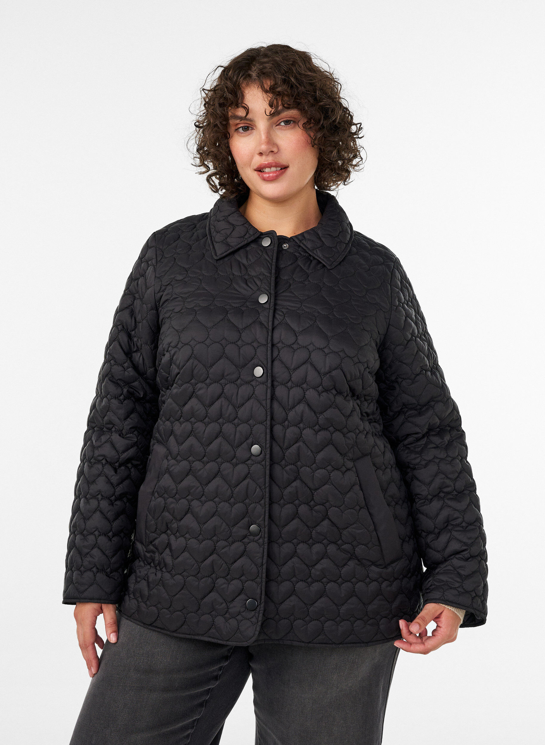ZizziLett polstret jakke med dekorativ quilting, Svart, Model image number 0