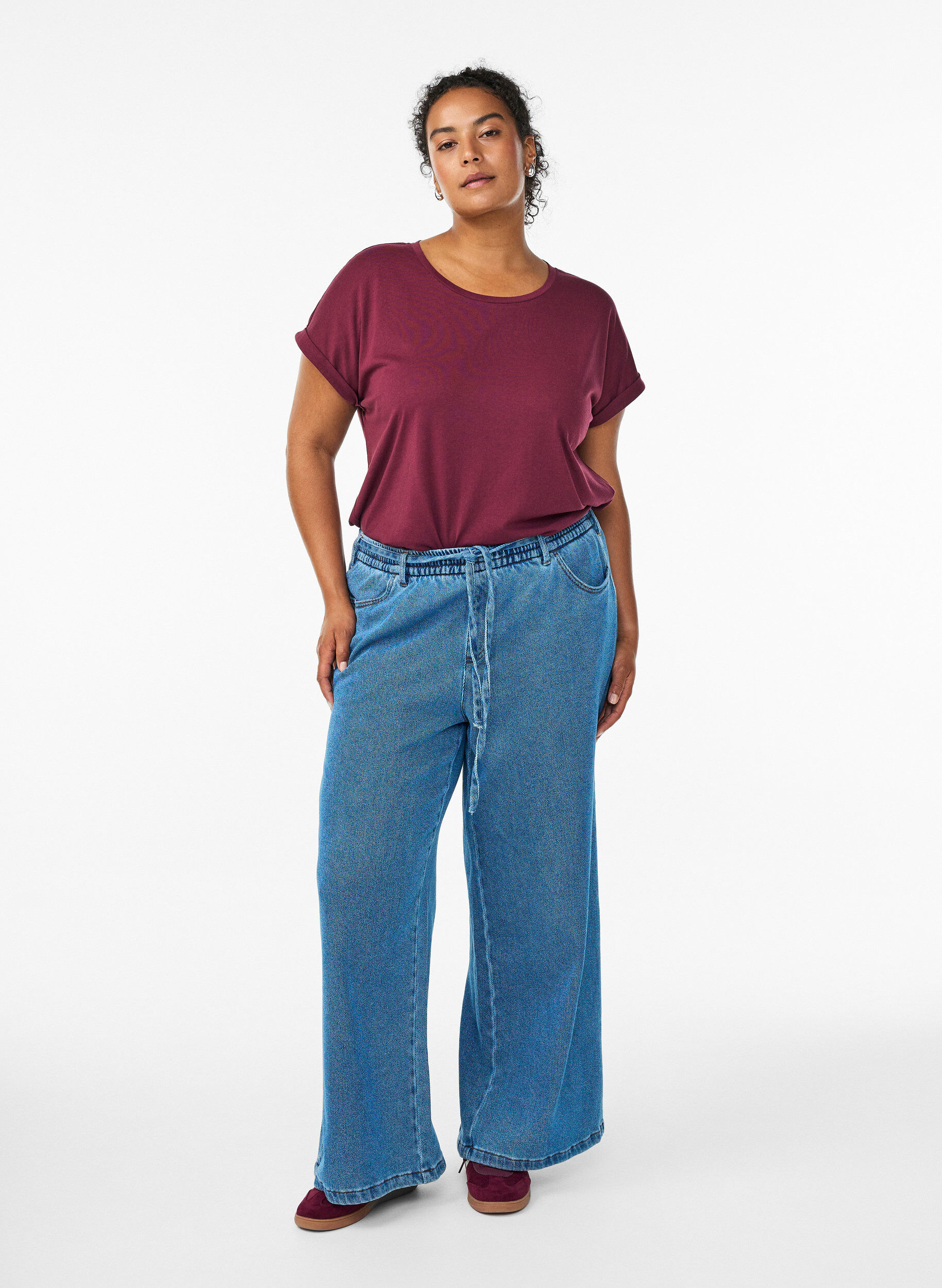 Zizzi Kortermet t-skjorte i en bomullsblanding, M&oslash;rk Bordeaux, Model image number 1