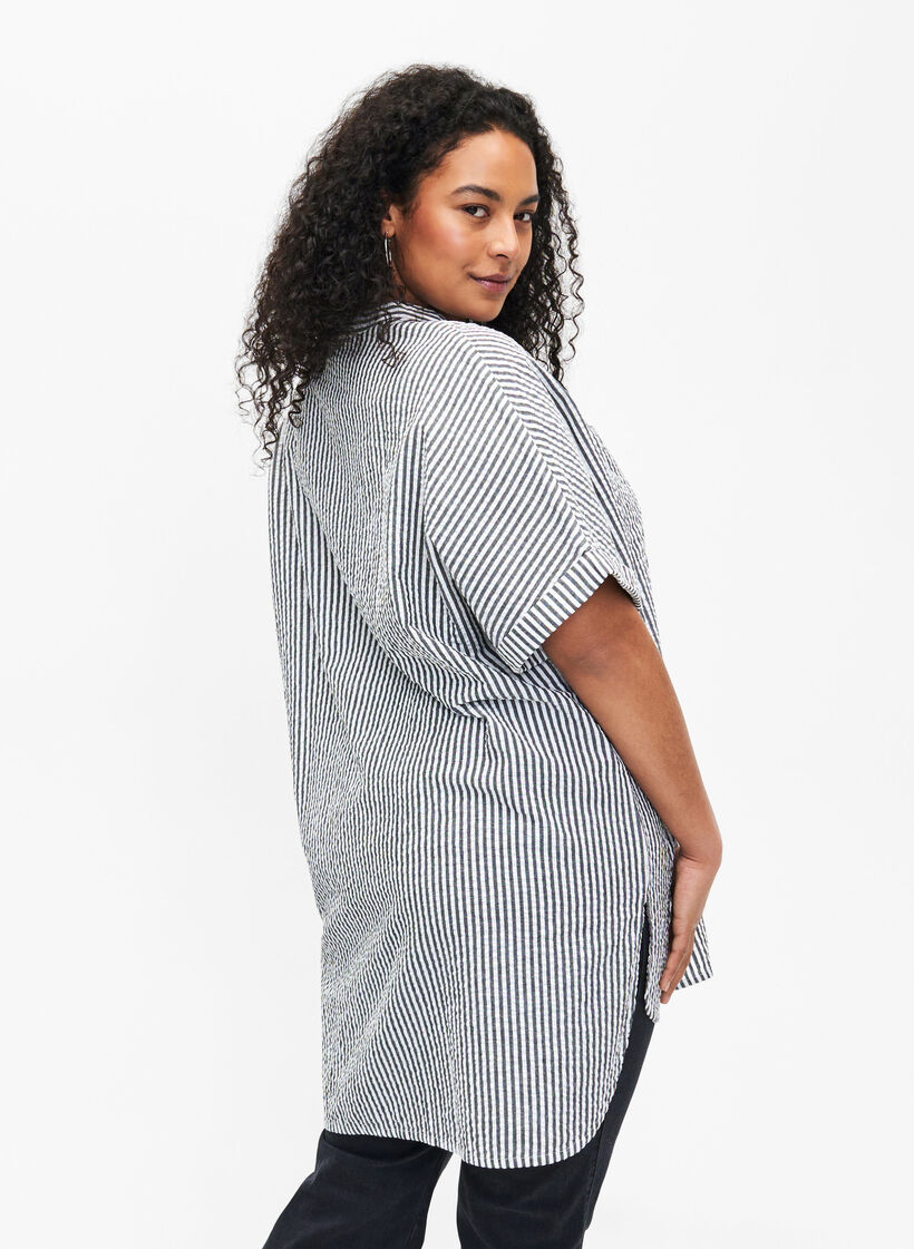 Stripete skjorte med brystlommer, White/Black Stripe, Model image number 1