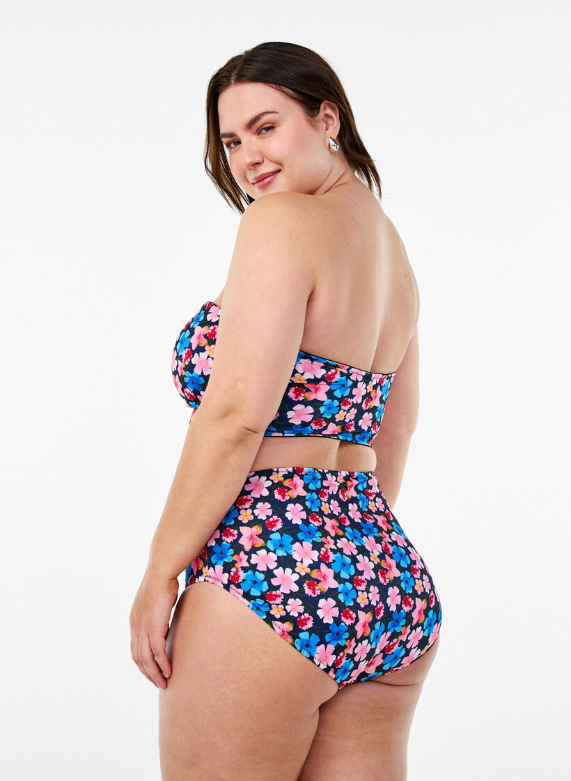 Blomstret bandeau bikinitopp, Multi Flower AOP, Model