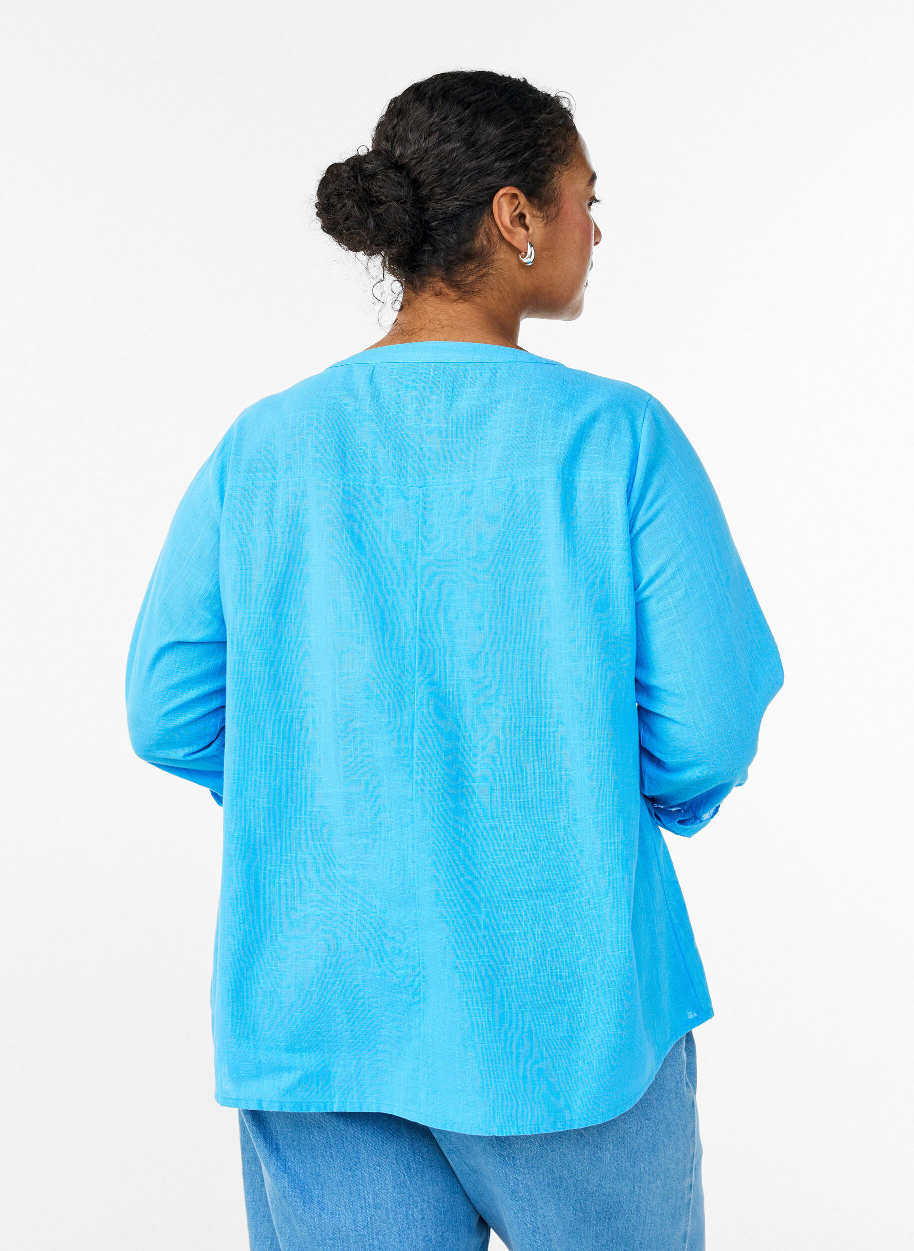 ZizziBluse i bomull med V-hals, Bl&aring;, Model image number 2