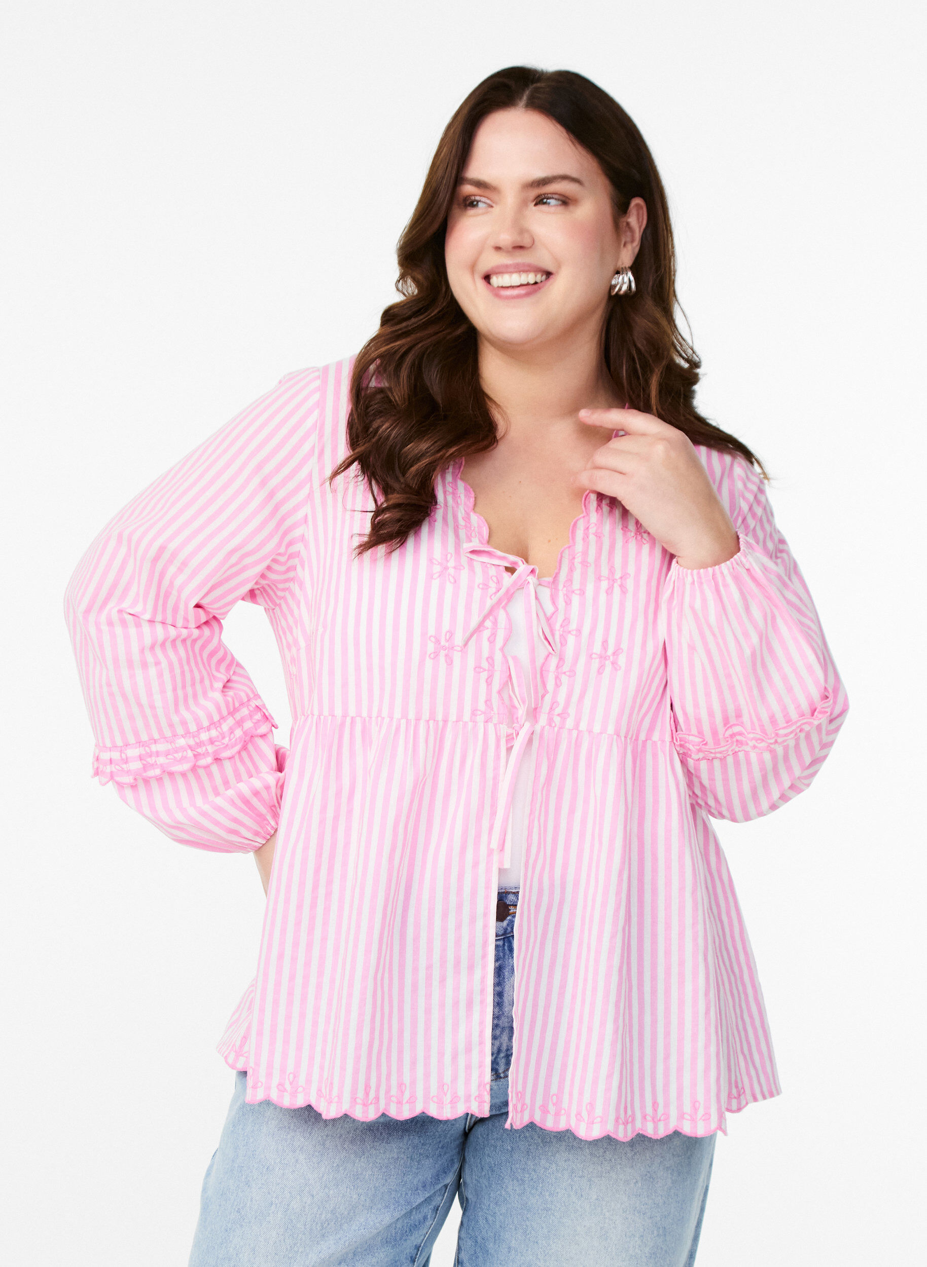 Zizzi Bluse med &aring;pen front og broderte detaljer, Rosa, Model image number 0