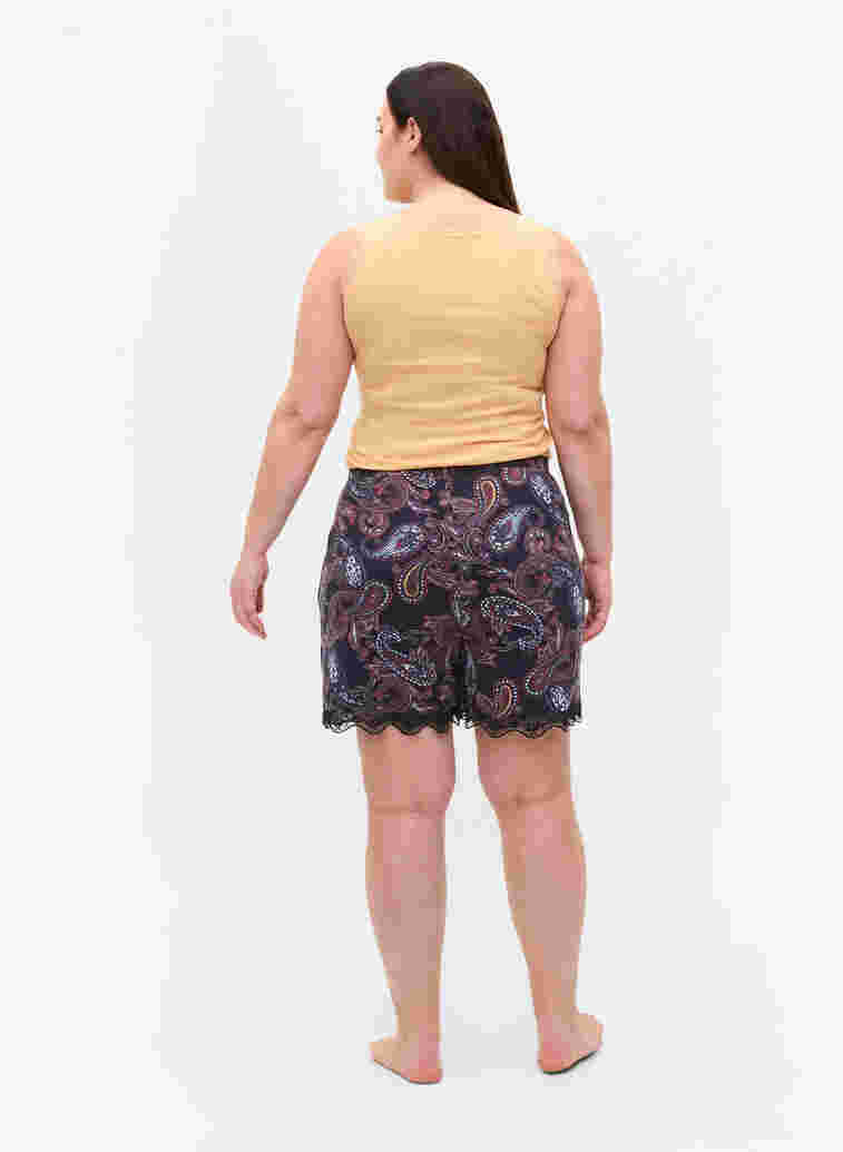 Shorts med blondedetaljer i viskose, PAISLEY PRINT, Model