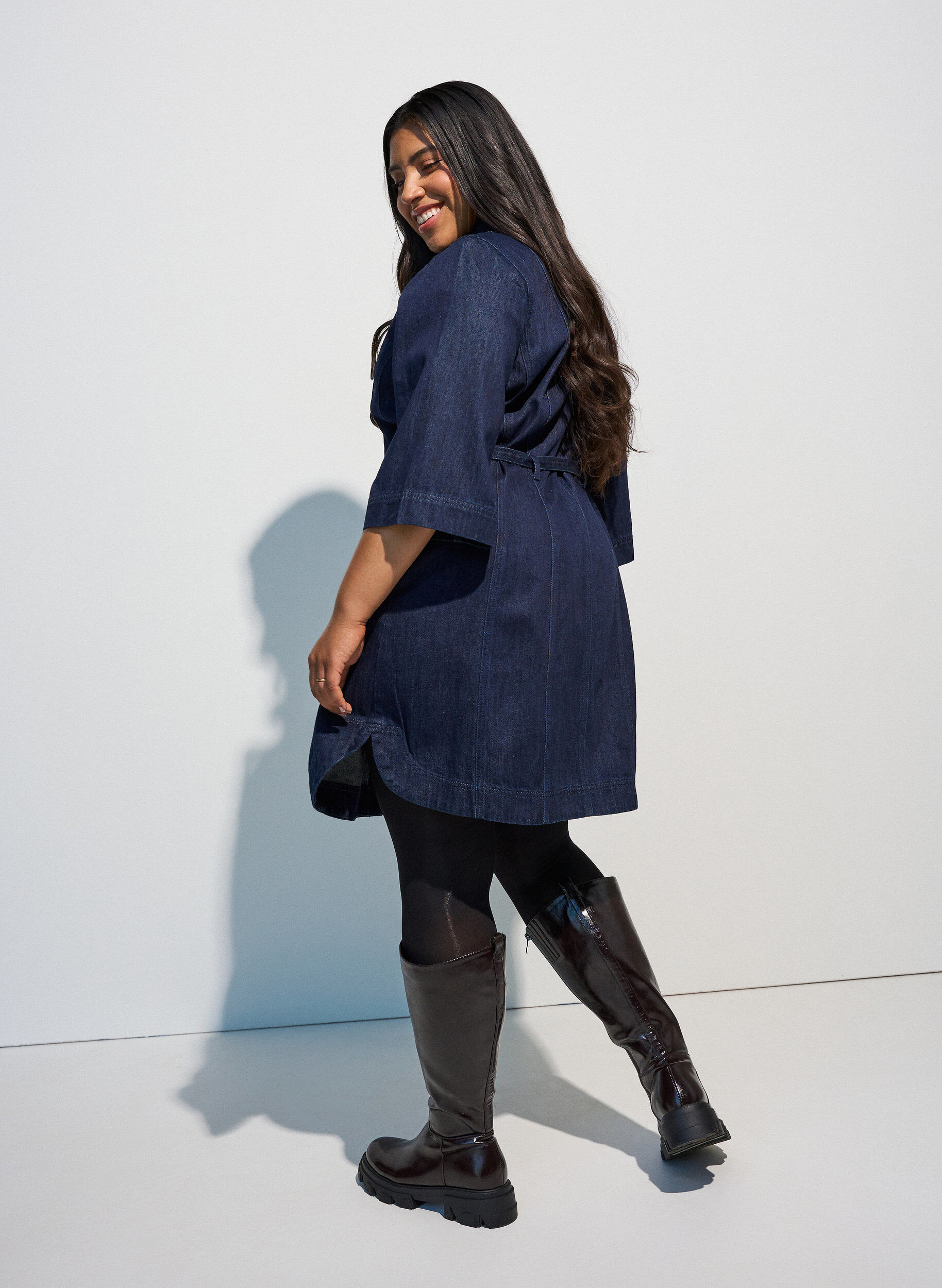 ZizziDenimkjole med belte og 3/4-ermer, Bl&aring;, Model image number 2