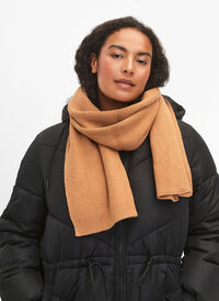 Ensfarget skjerf med viskose, Tobacco Brown, Model