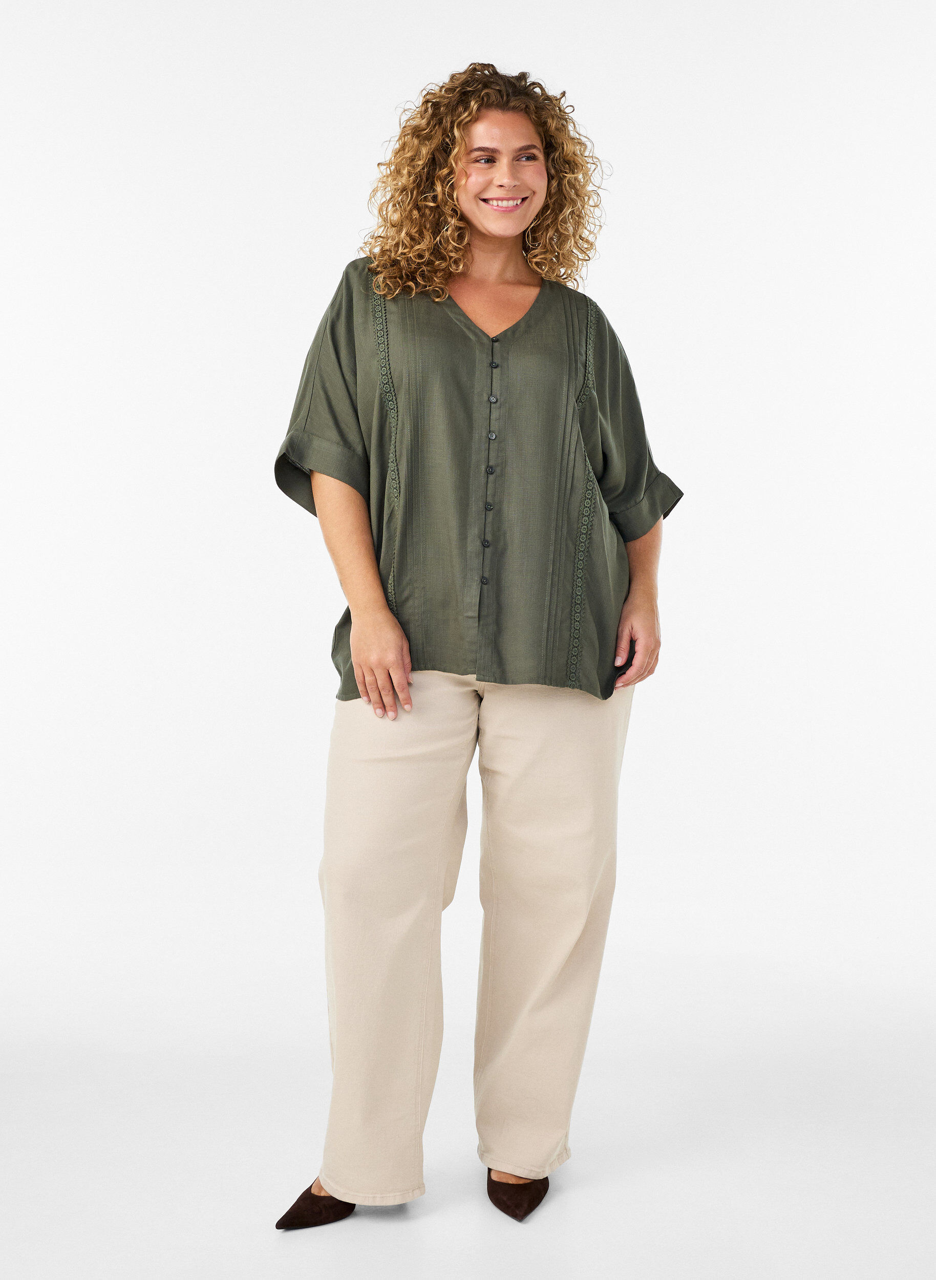 ZizziViskosebluse med heklet kant og knapper, Gr&oslash;nn, Model image number 1