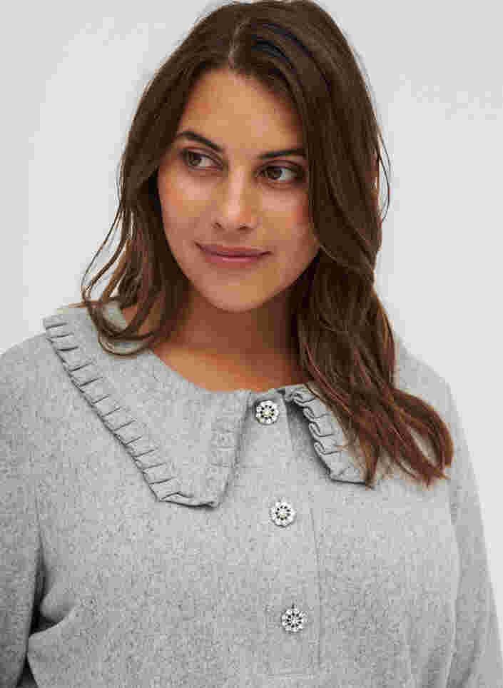 Bluse med volangkrave og dekorative knapper, Light Grey Melange, Model image number 2