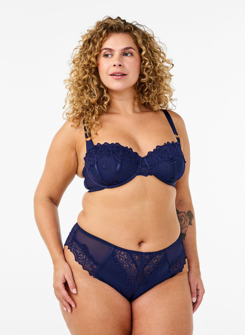 Brazilian truser med blonder og satengbånd, Ocean Cavern, Model
