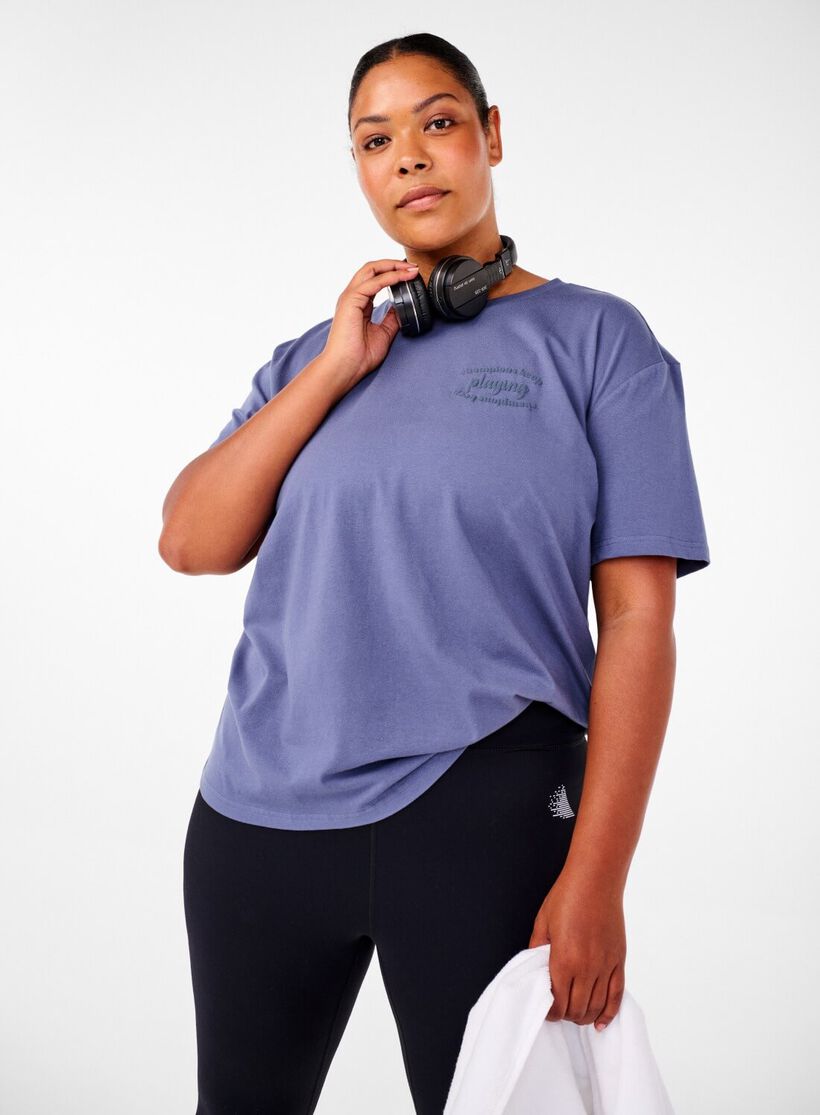 Sporty t-skjorte i økologisk bomull, , Model