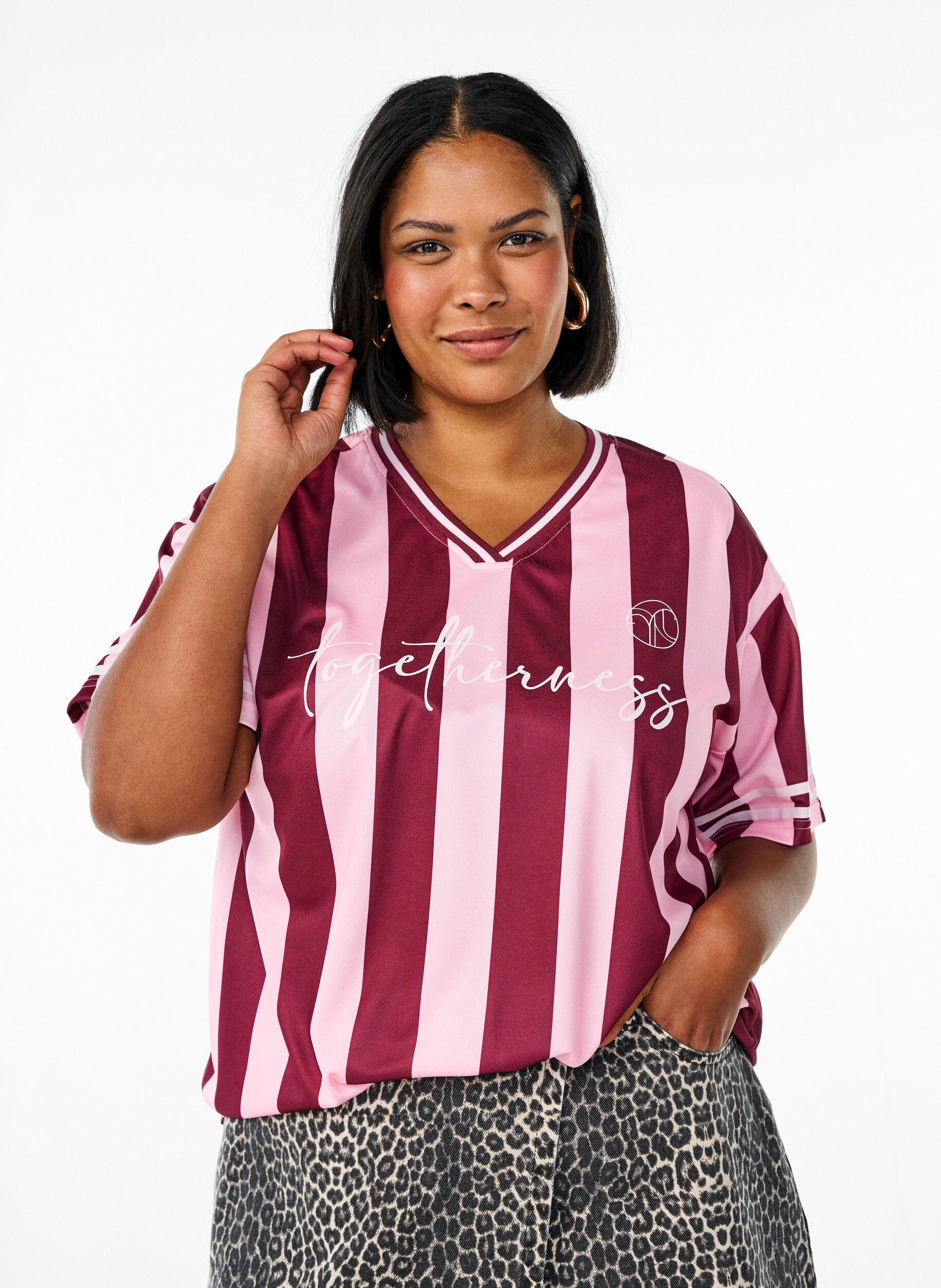 Zizzi Sporty t-skjorte med striper og tekstmotiv, Rosa, Model image number 0