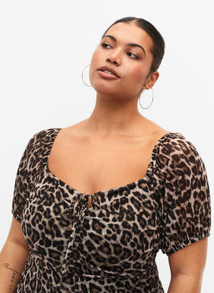 Zizzi Kort kjole i mesh med leopardmønster, Leo, Model image number 3