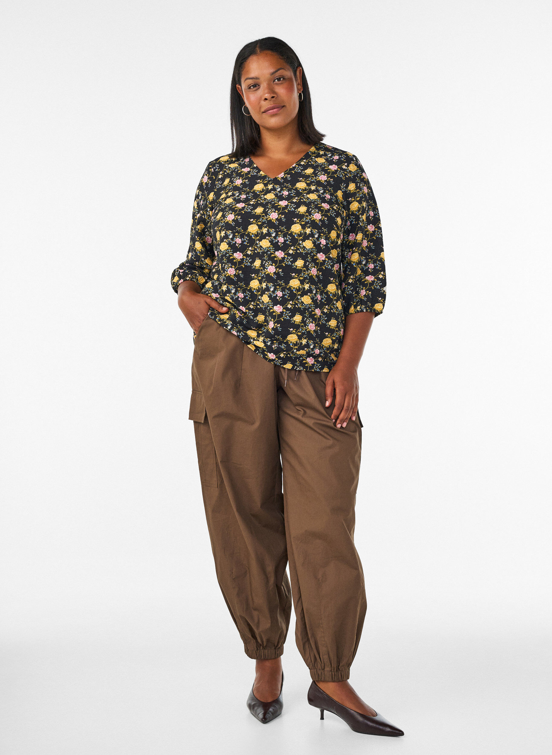 ZizziM&oslash;nstret viskosebluse med 3/4-ermer, Svart, Model image number 1