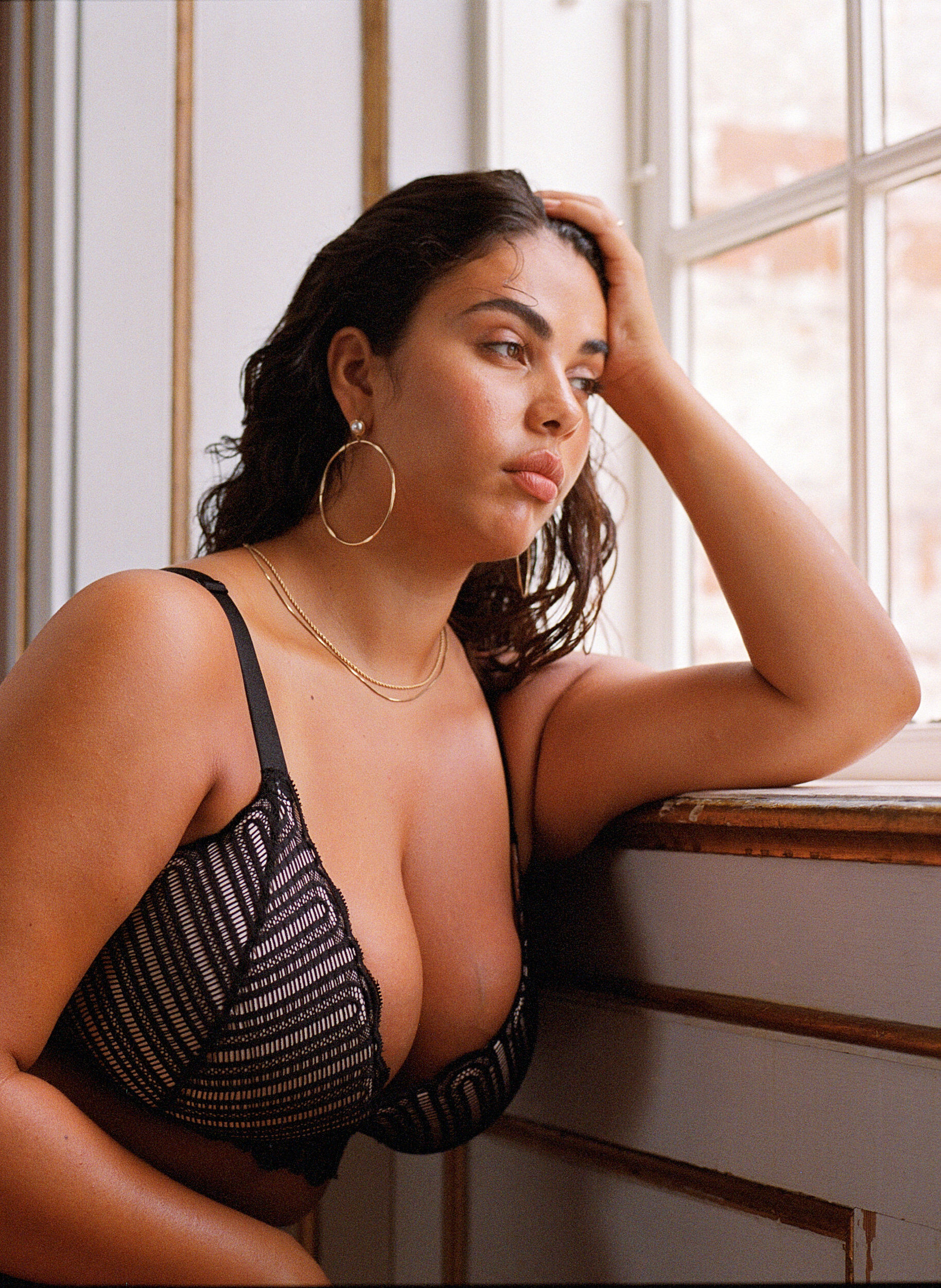 Svarte bralettes