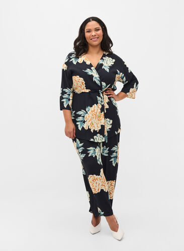 Løstsittende viskosebukser i blomstermønster, Roses on Navy, Model image number 0
