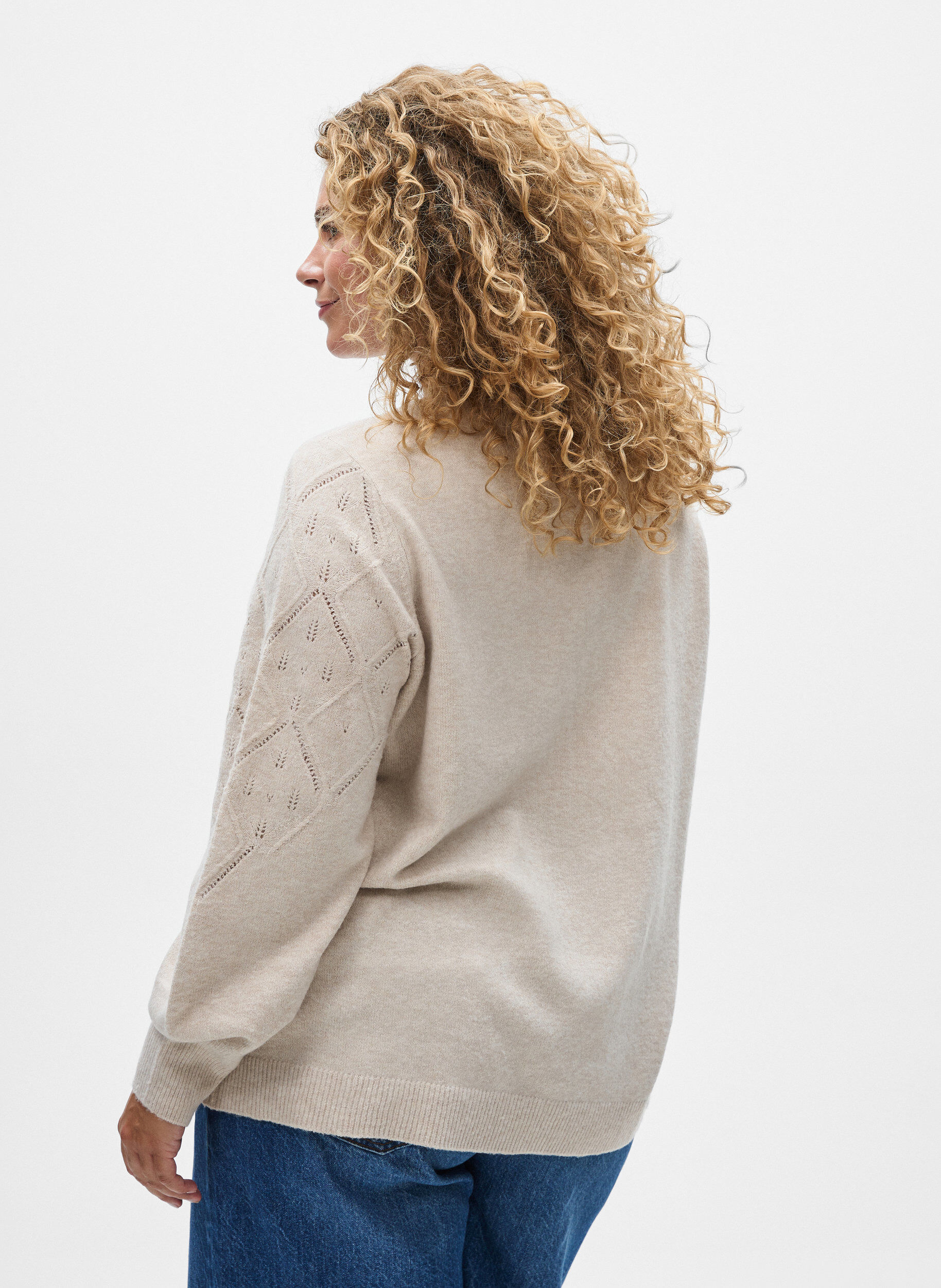 Zizzi Strikket topp med hullm&oslash;nster og ballongermer, Beige, Model image number 2