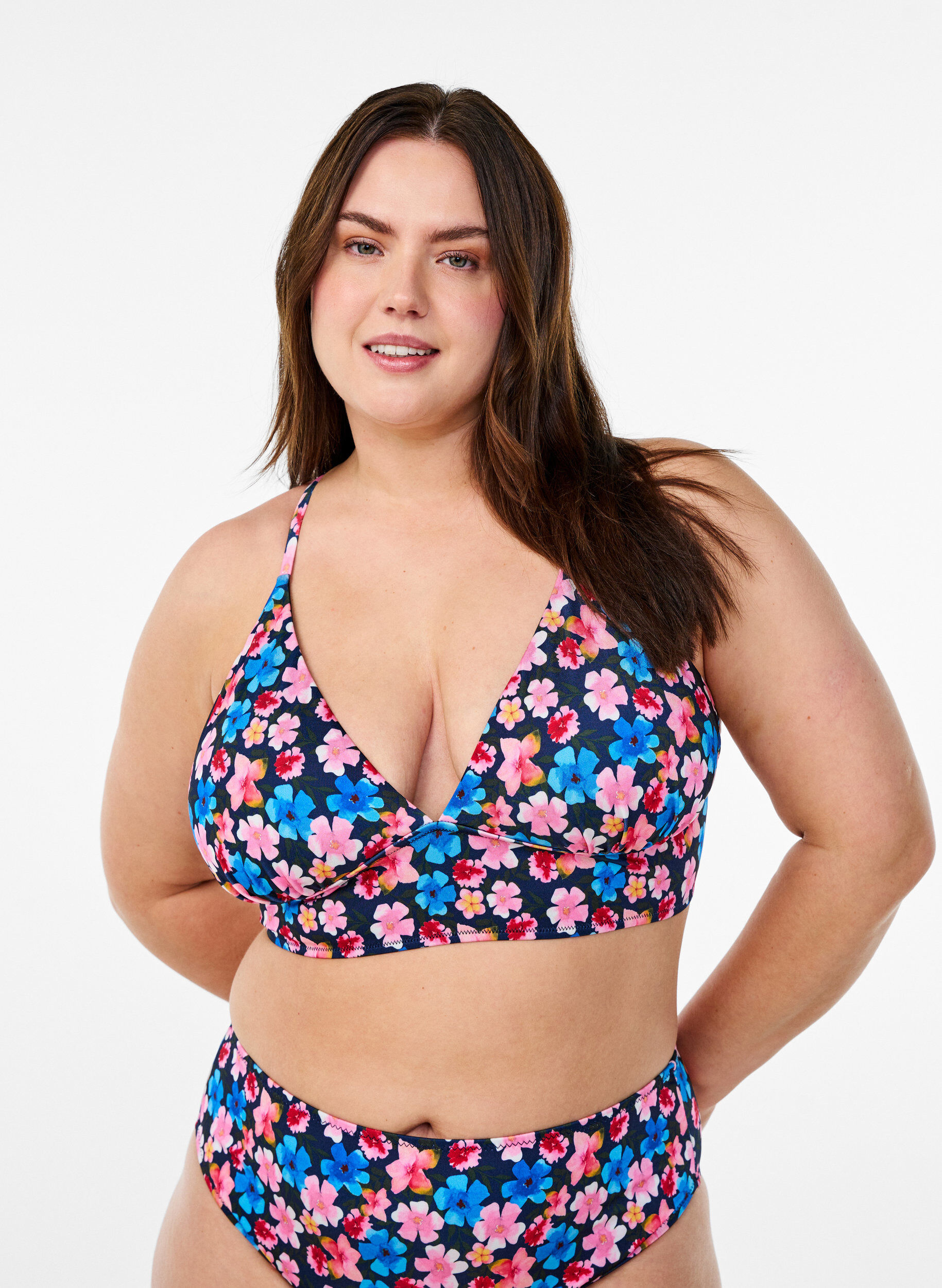 Blomstret bikinioverdel med knyting p&aring; ryggen, Rosa, Model