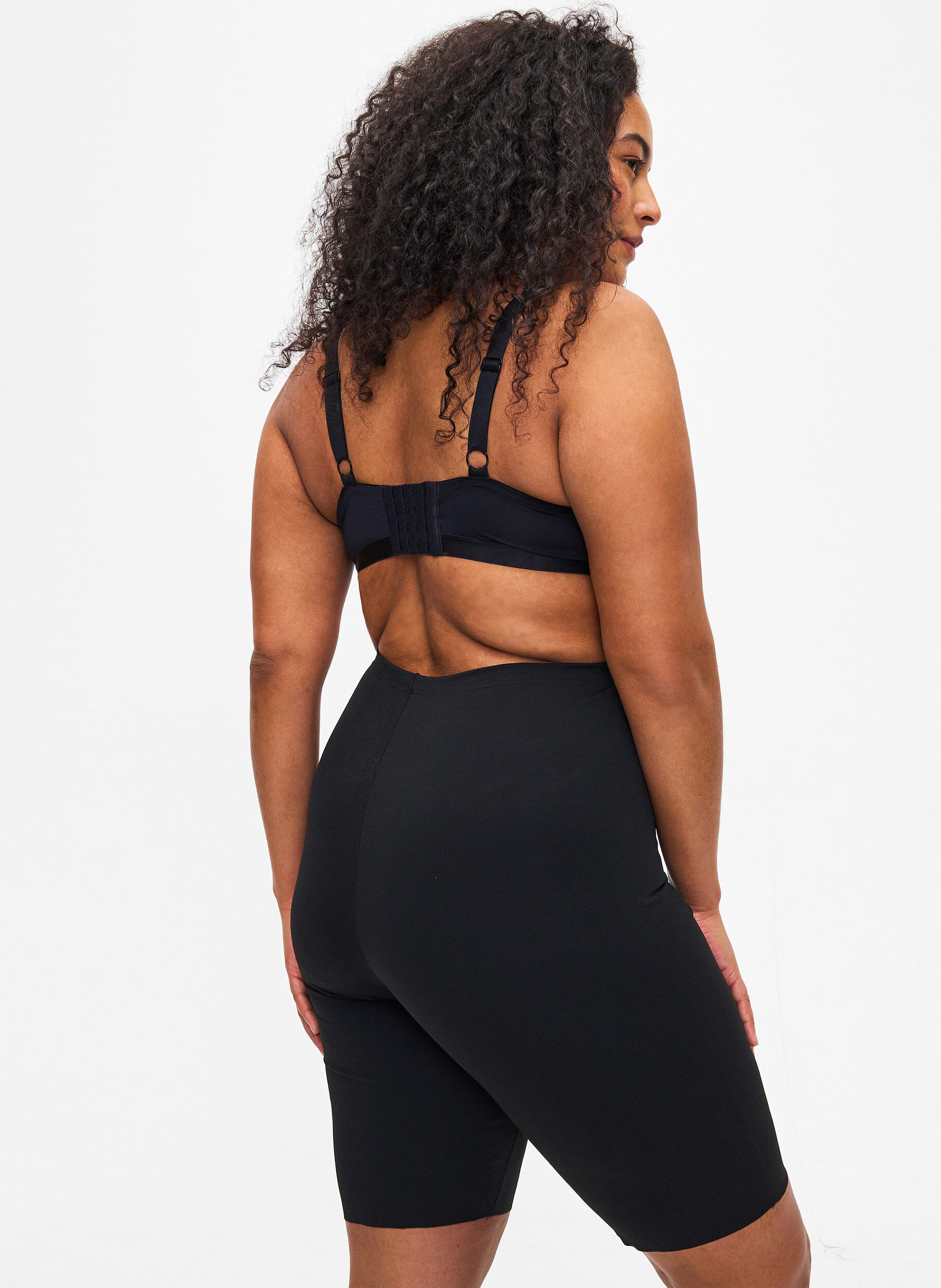 ZizziLett shapewear lang shorts, Svart, Model image number 1
