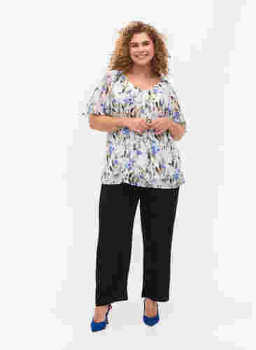 Mønstrete bluse med korte ermer, Blue Flower AOP, Model image number 2
