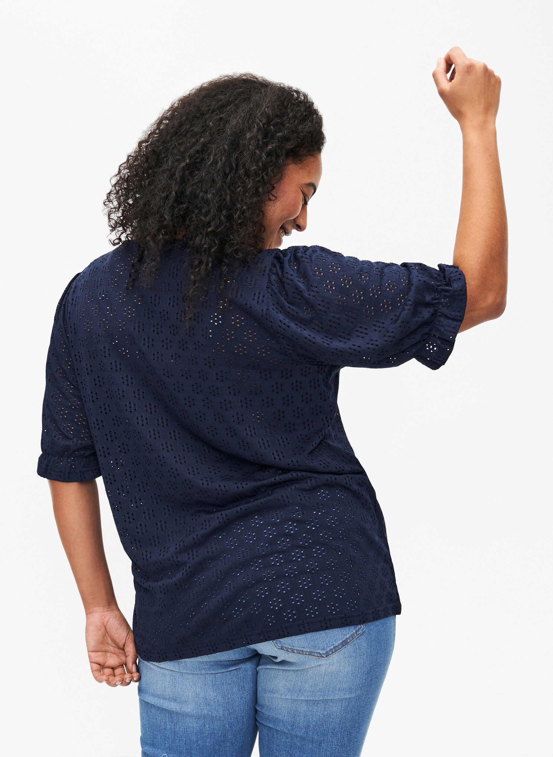 Zizzi Bluse med V-hals og hullm&oslash;nster, Navy Blazer, Model image number 1