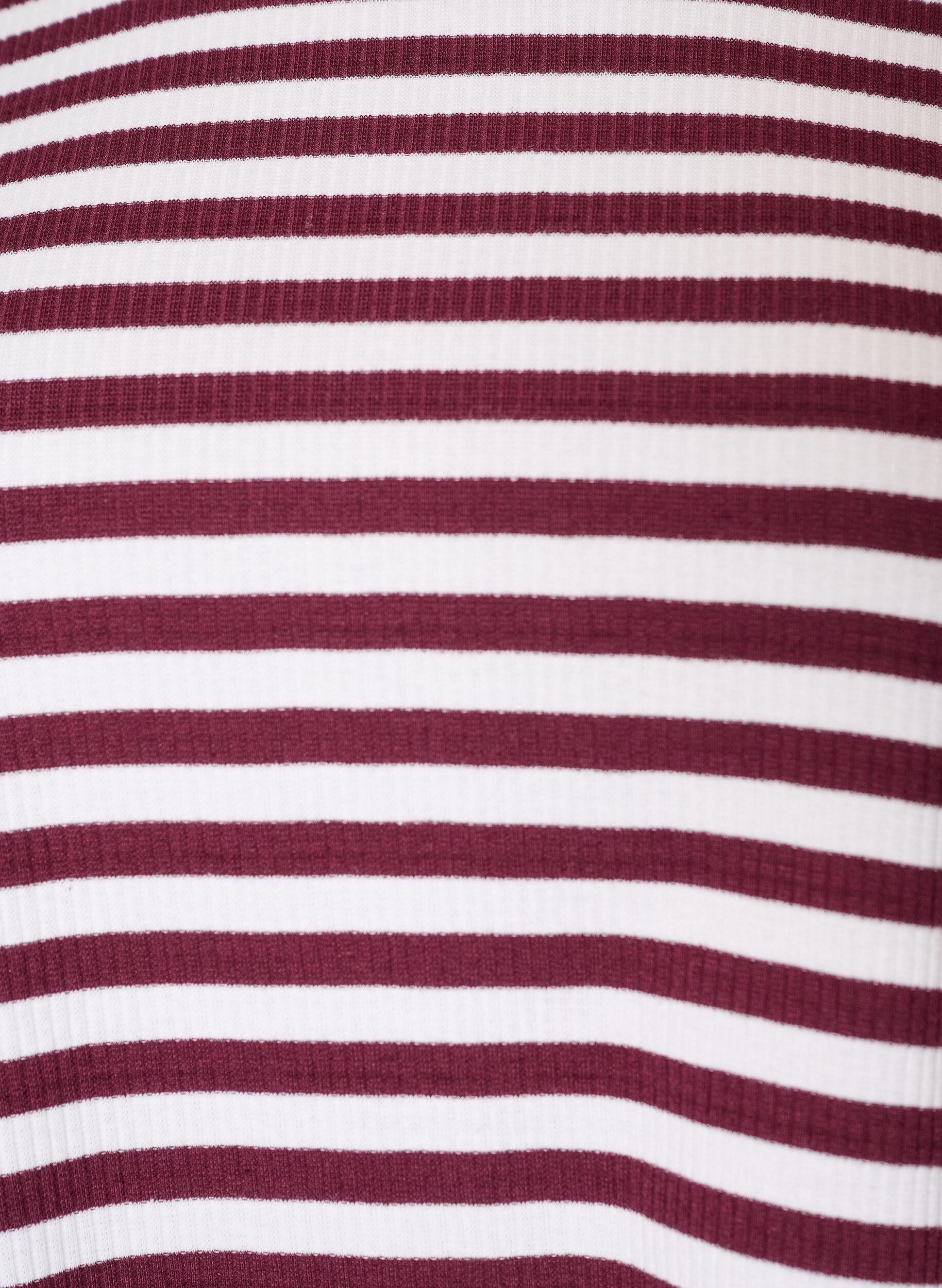 ZizziLangermet nattopp i ribbestrikket jersey med striper, R&oslash;d, Packshot image number 2