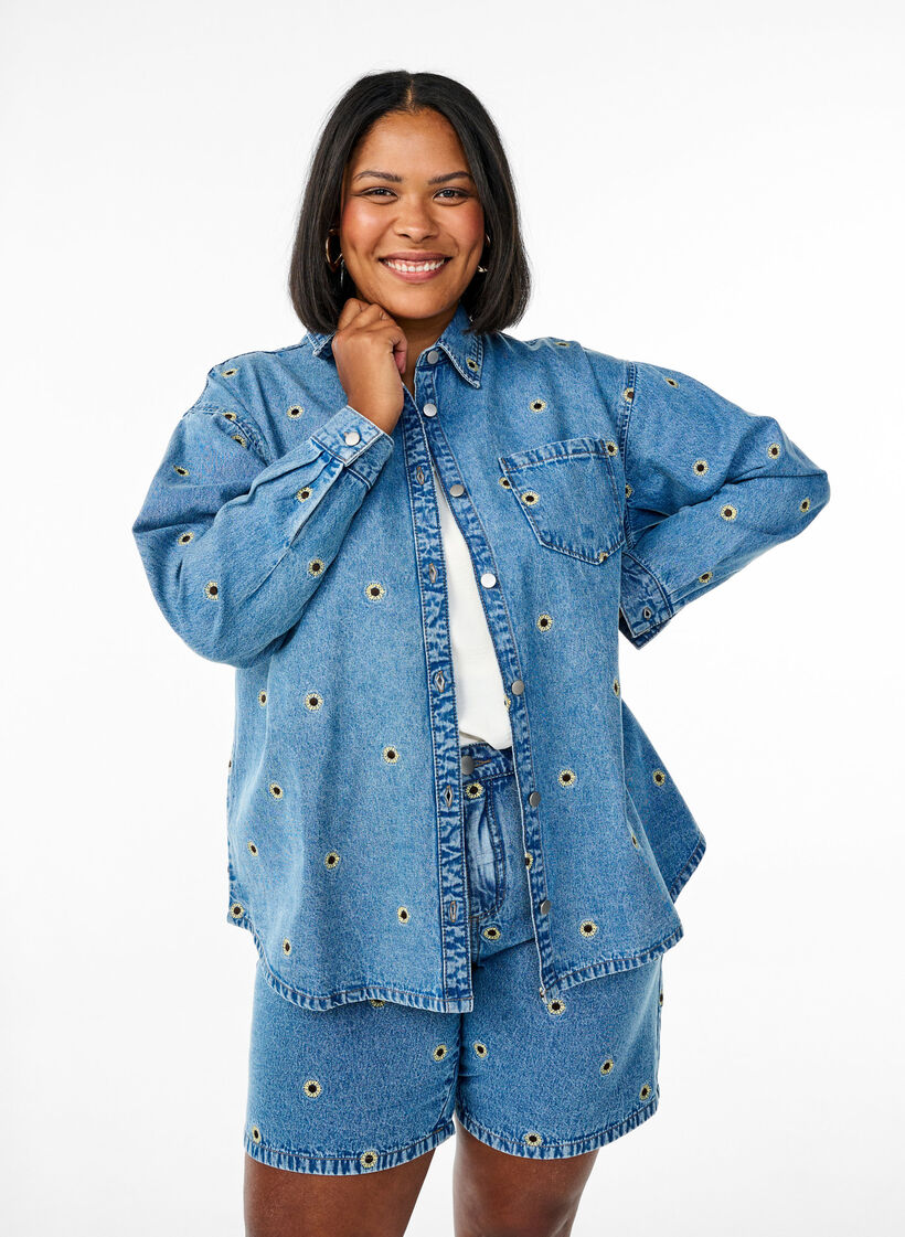 Denimskjorte med broderte blomster, L. B. D Sunflower , Model