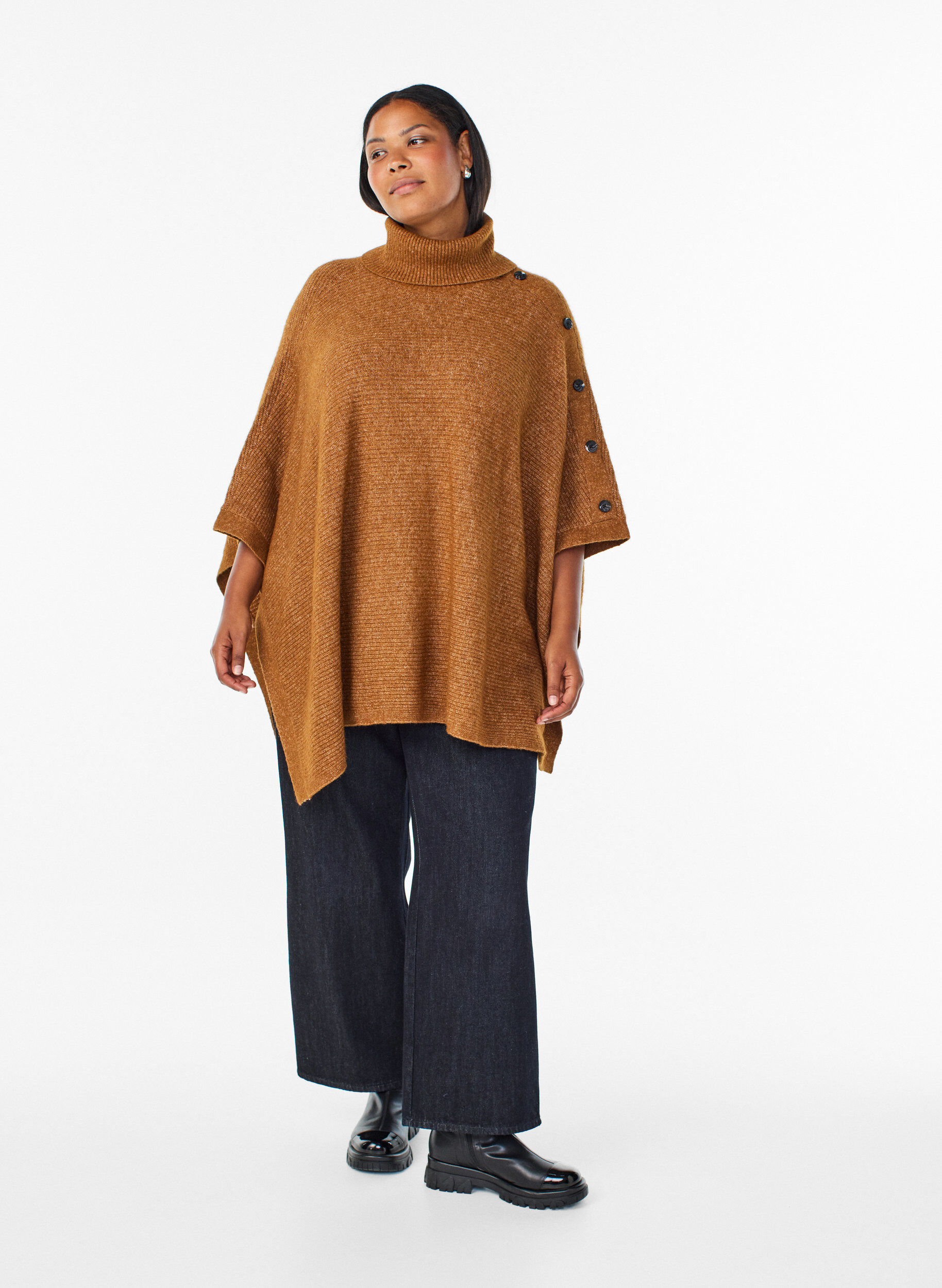 Zizzi Poncho med h&oslash;y hals og knappedetaljer, Brun, Model image number 1