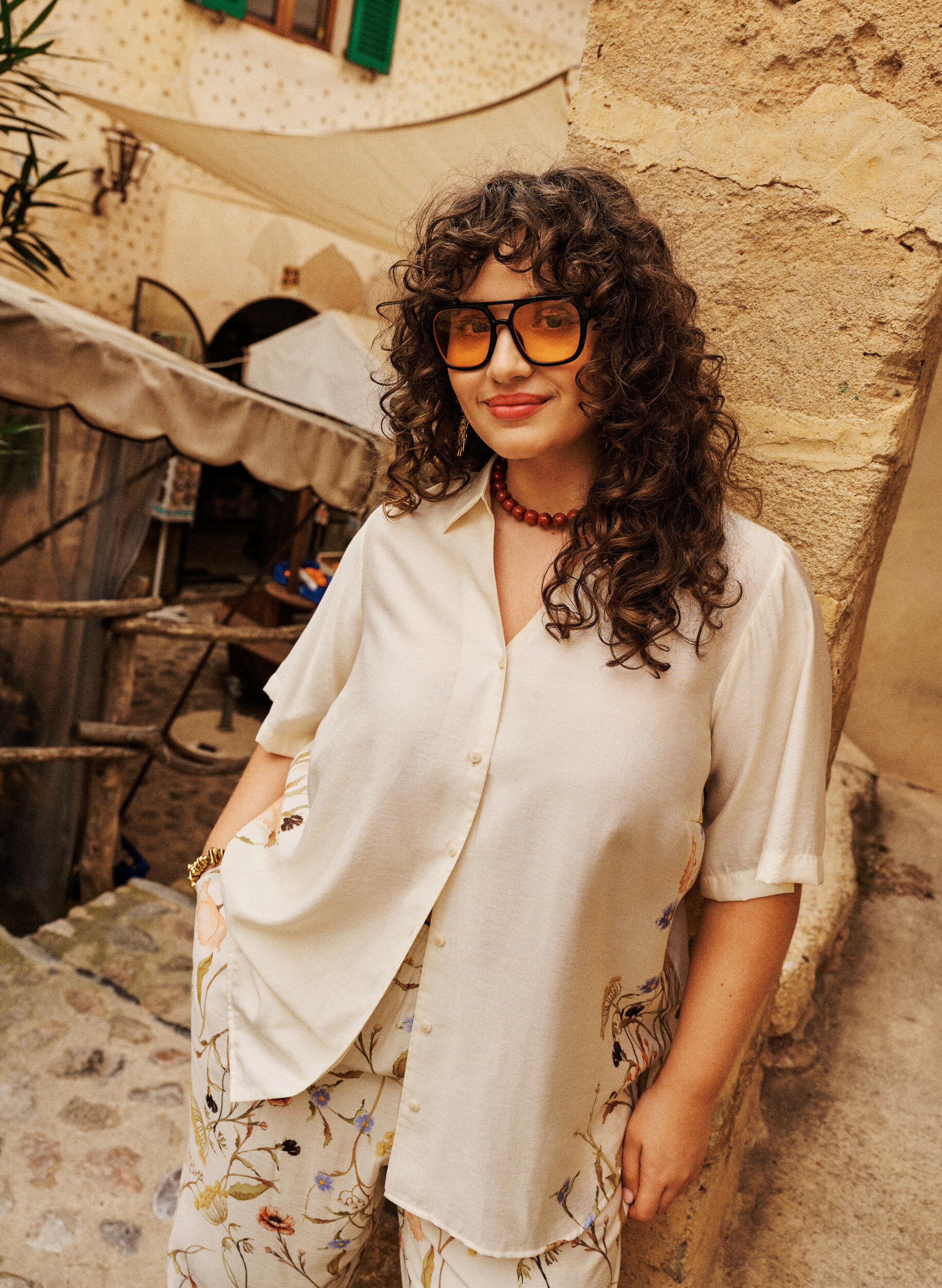 ZizziBluse med albuelange ermer og blomsterdetaljer, Beige, Image image number 0