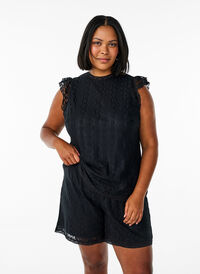 Blondetopp med volangdetaljer, Svart Blondetopp med volangdetaljer, Svart, Model