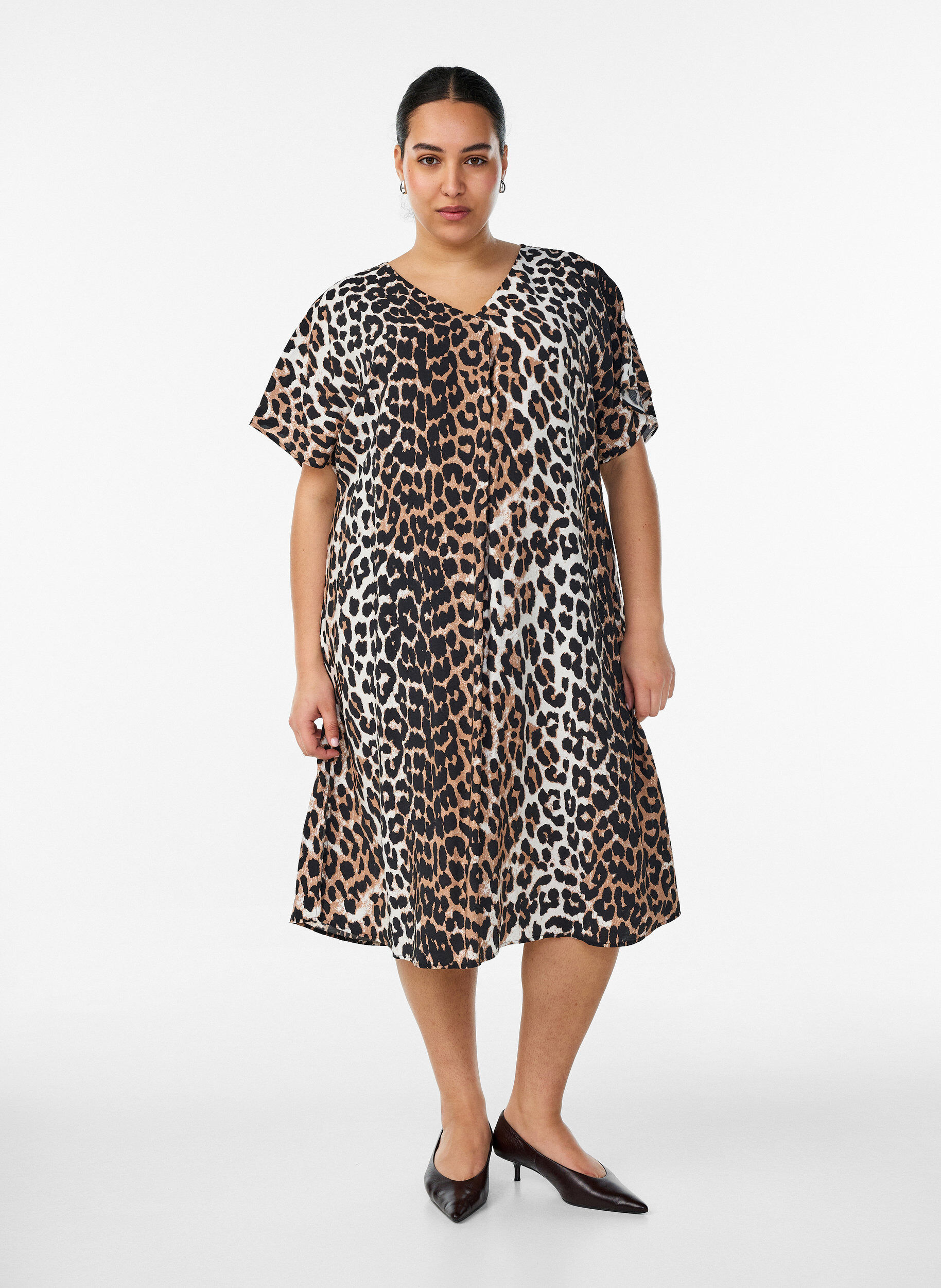 ZizziKjole med V-hals i viskose, Brun, Model image number 0