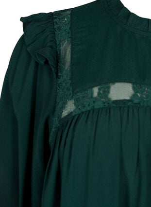 Zizzi Viskosebluse med volanger og blonder, Scarab, Packshot image number 3