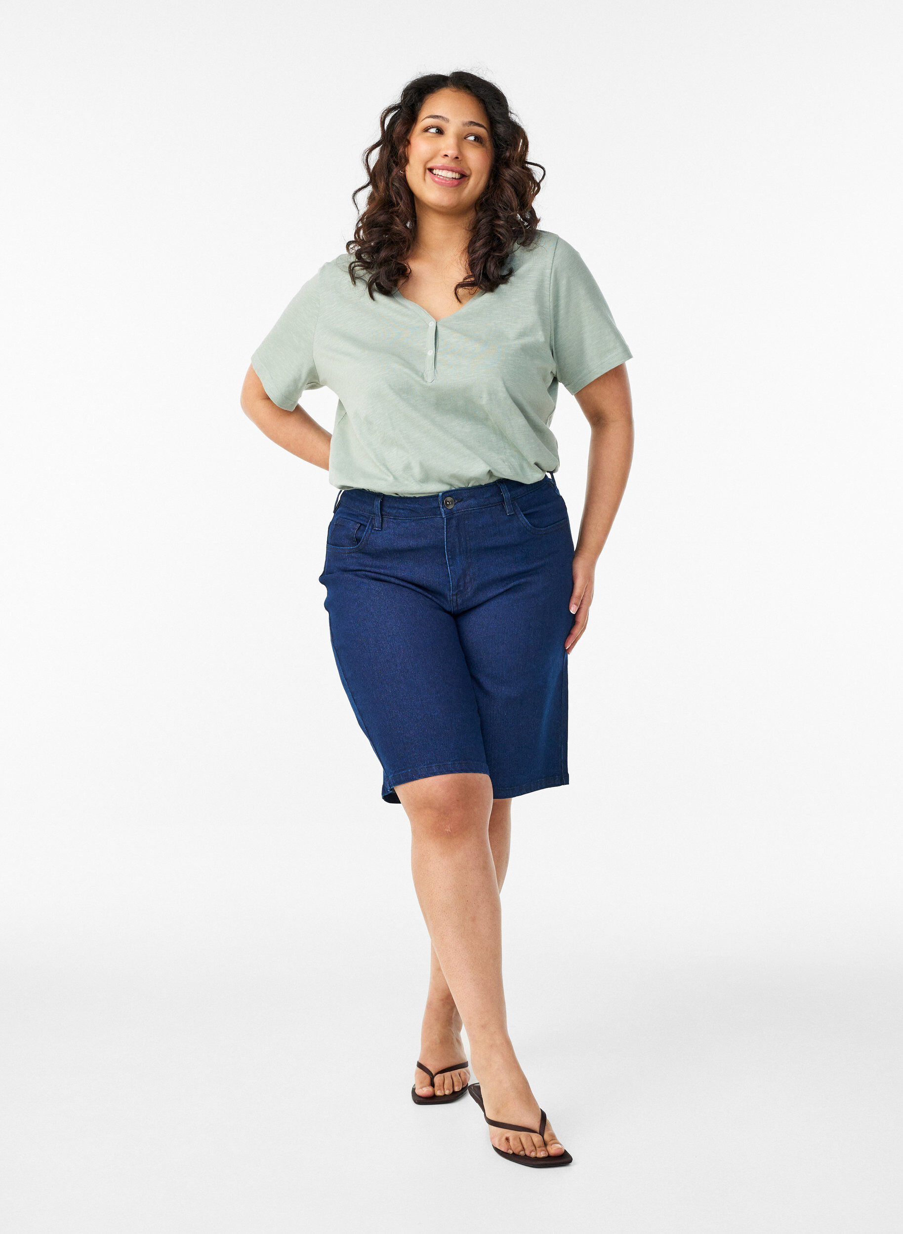 ZizziT-skjorte med knappdetalj, Gr&oslash;nn, Model image number 1
