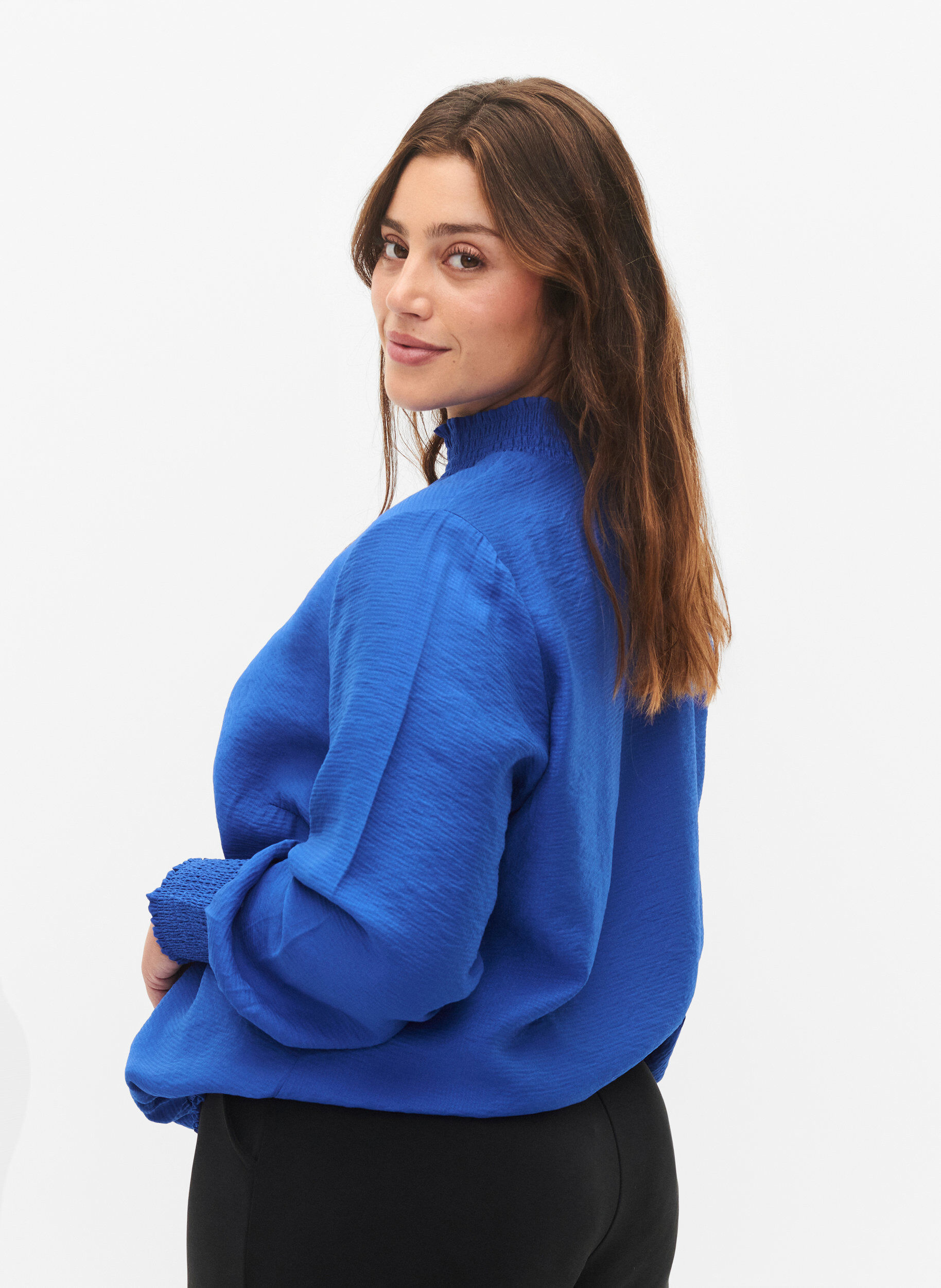 Zizzi Viskosebluse med smock, Surf the web, Model image number 1