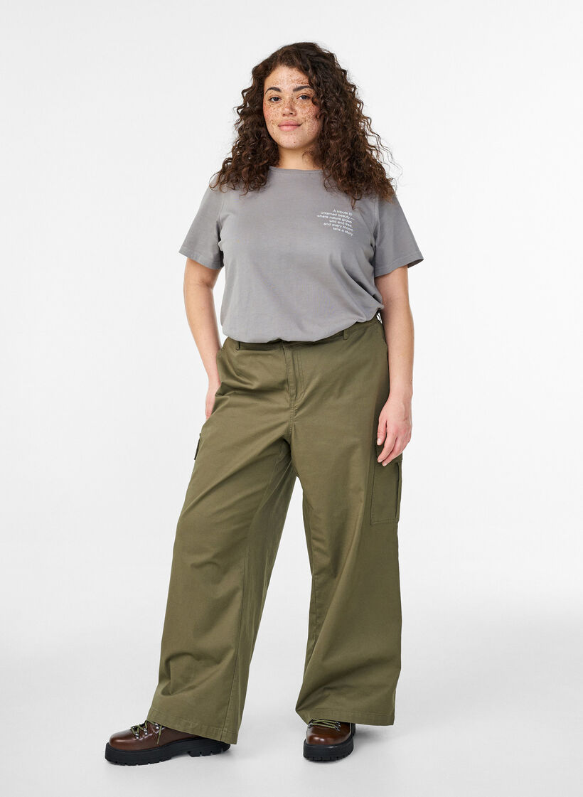 Bomulls T-skjorte med trykk foran og bak, 9990, Model image number 1