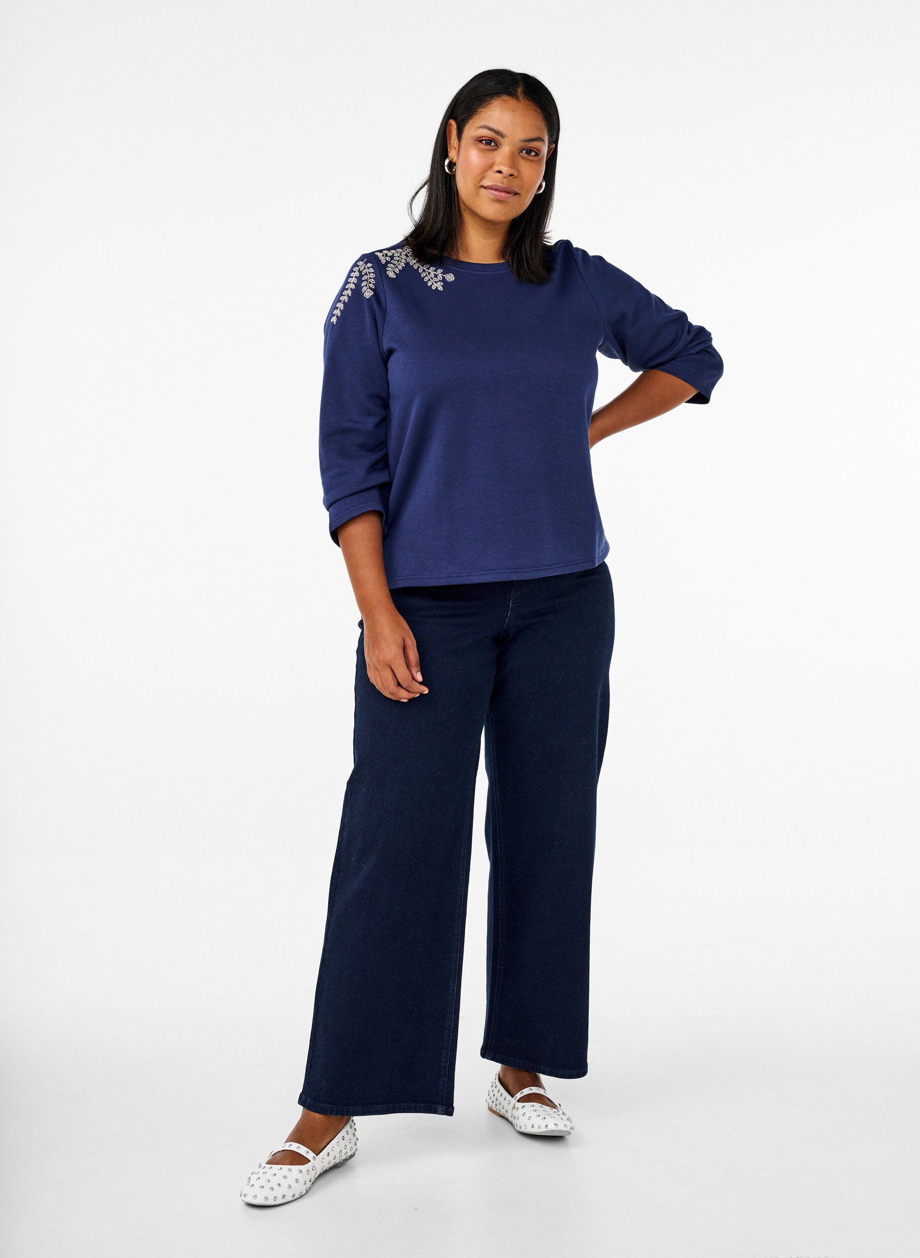 Zizzi Kort genser med perledetaljer, Bl&aring;, Model image number 1