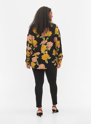 Zizzi Stay black Amy jeans med høyt liv, Black, Model image number 1