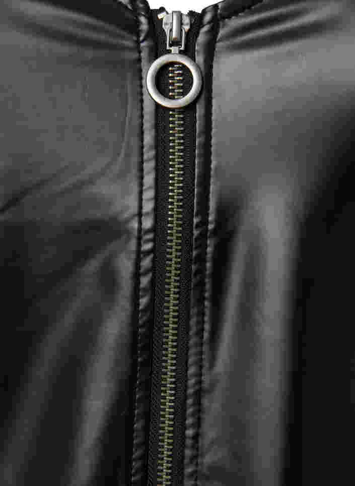 Kjole i imitert skinn med glidelås, Black, Packshot image number 2