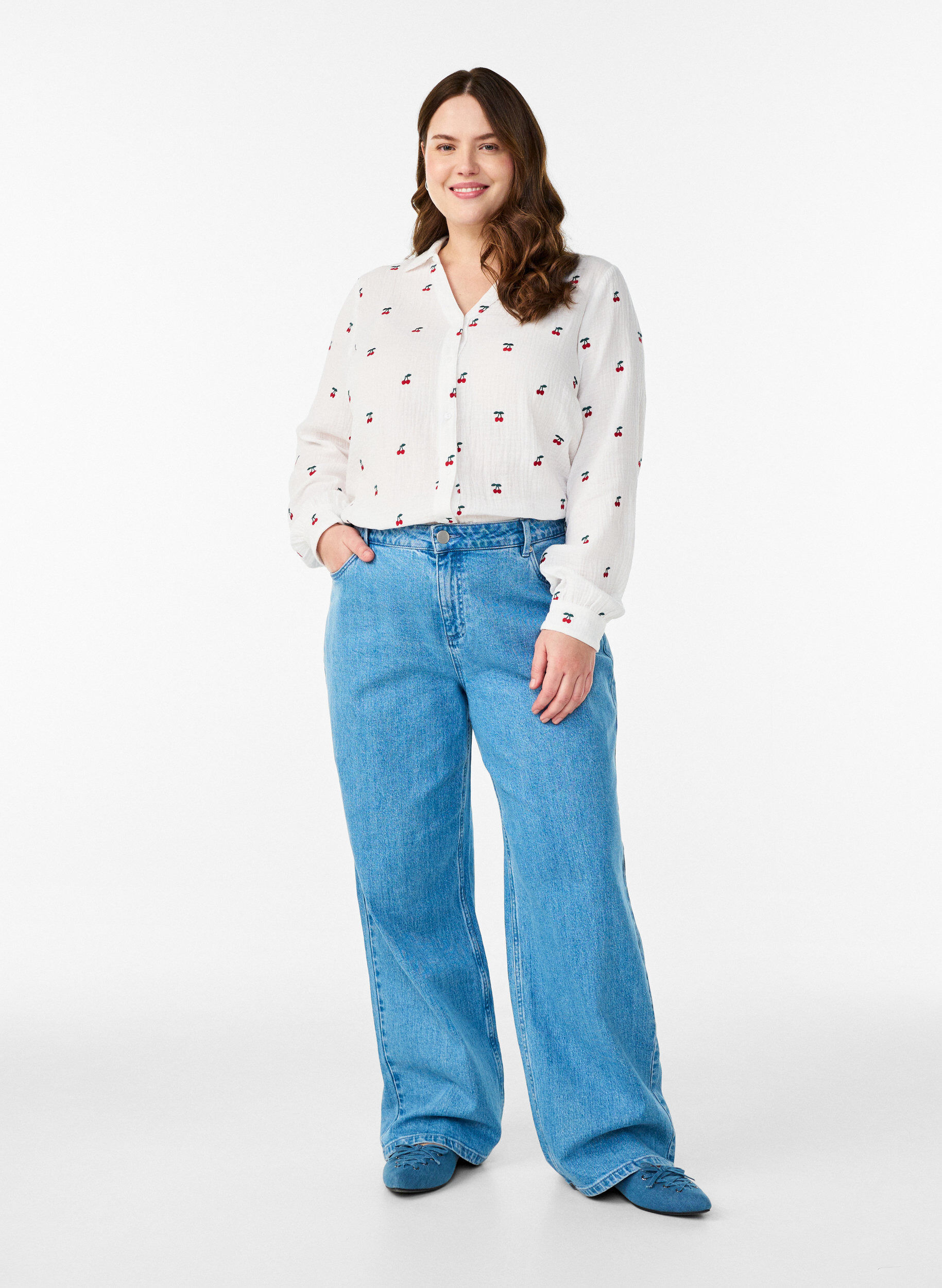 Zizzi Langermet bluse i bomullsmusselin med broderte motiver, Vanilje, Model image number 1