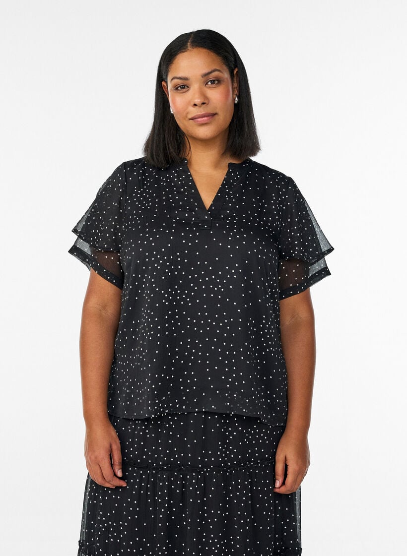 Chiffonbluse med polkadotter og volangermer, Svart, Model image number 0
