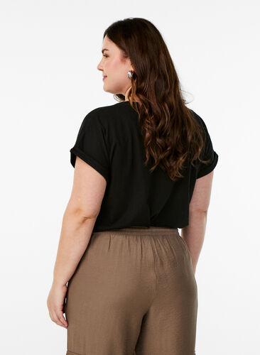 Kortermet T-skjorte i bomullsblanding, Black, Model image number 1