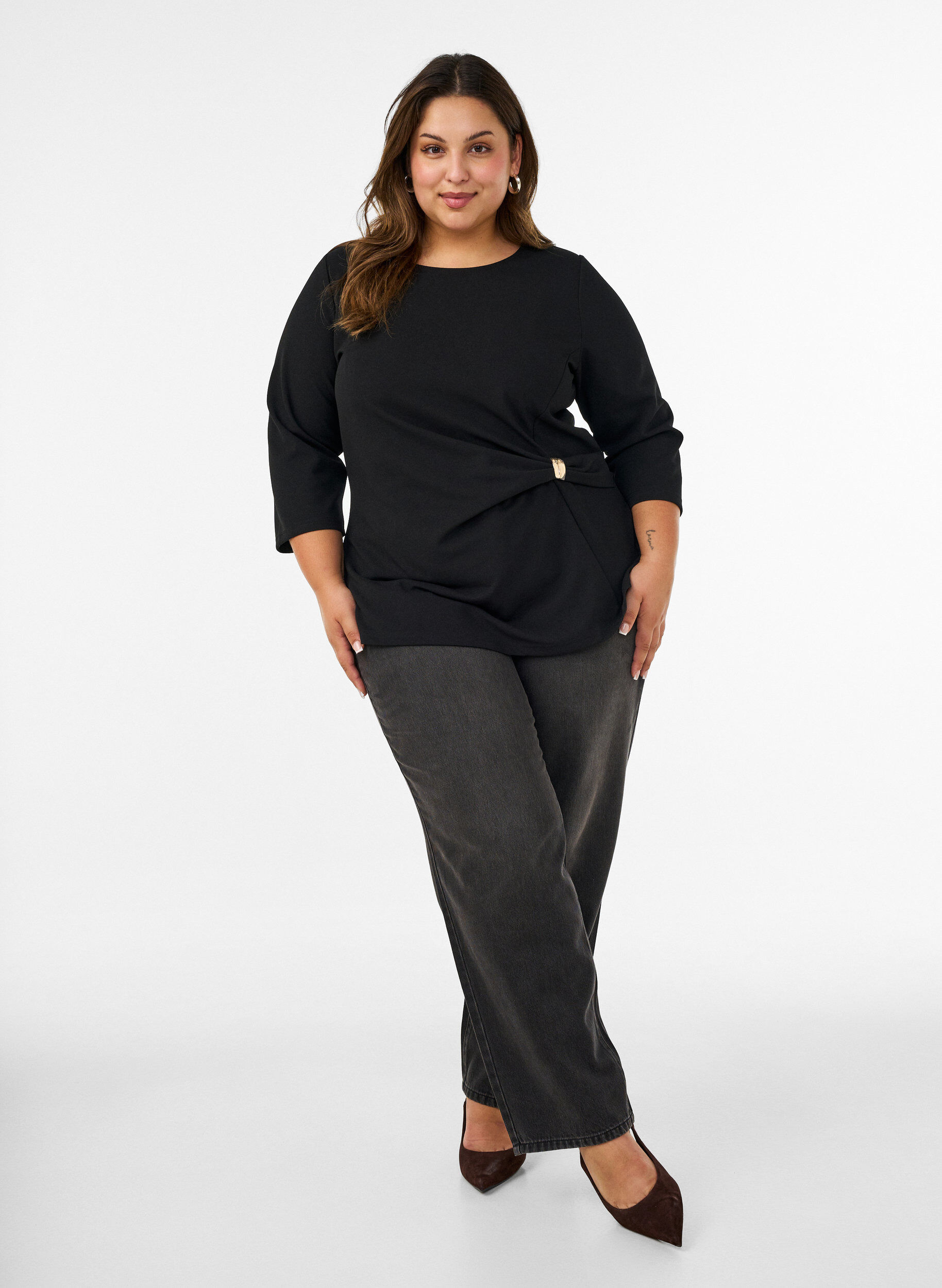 ZizziBluse med asymmetrisk drapering og 3/4-ermer, Svart, Model image number 1