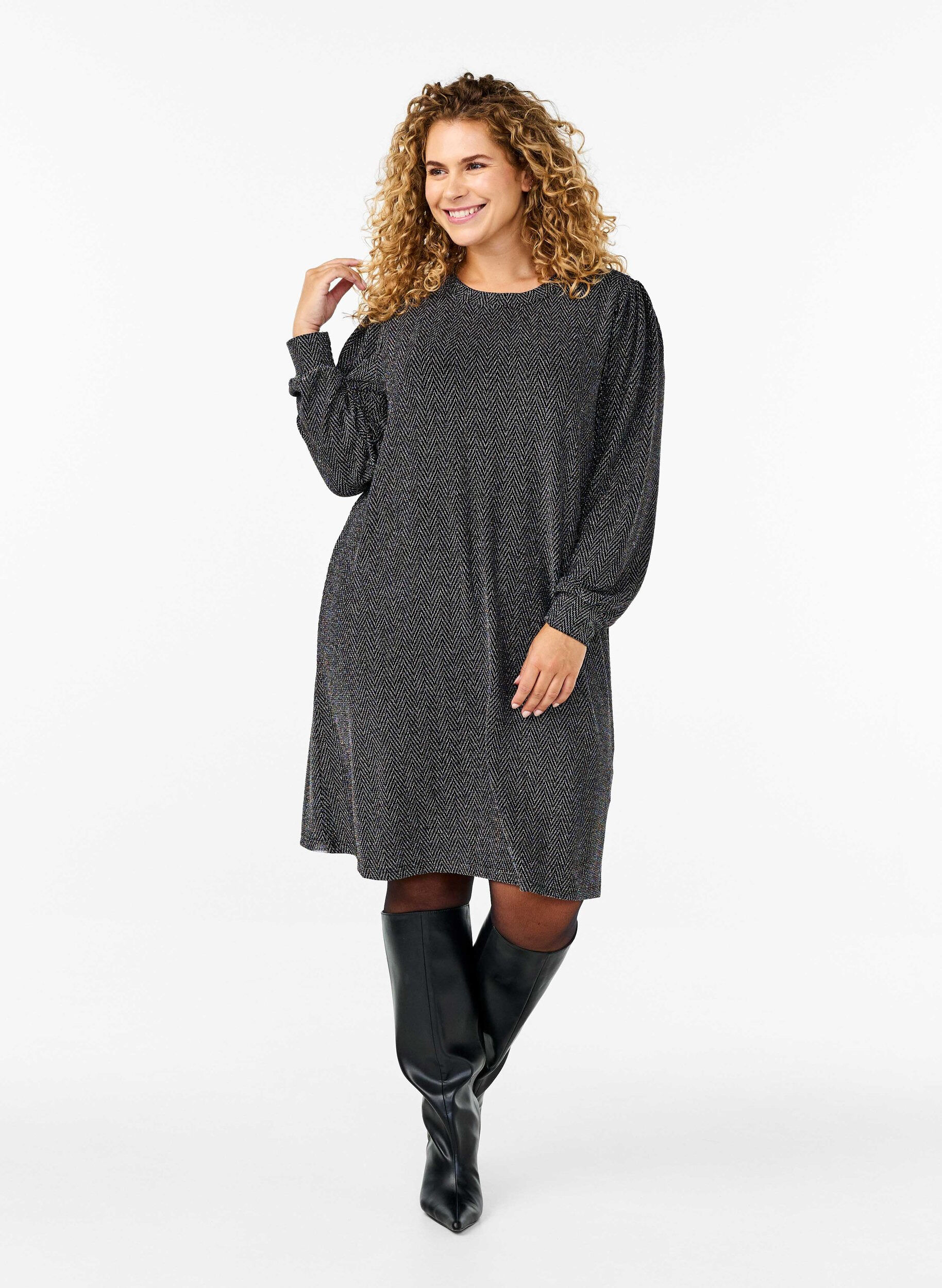 Zizzi Kjole med sikksakkm&oslash;nster og glitter, Silver ZigZagShimmer, Model image number 2