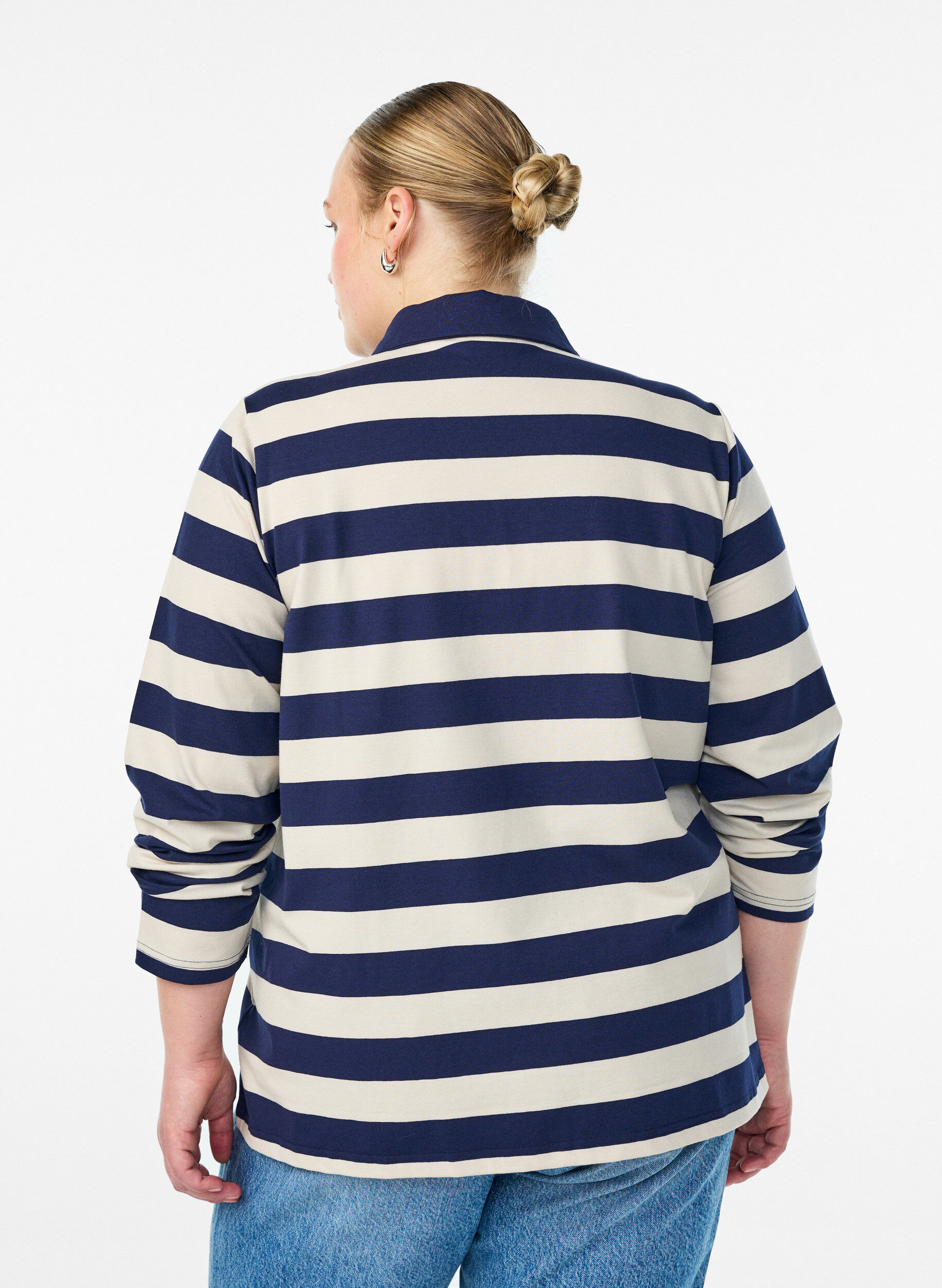 Zizzi Langermet poloskjorte med brede striper, Bl&aring;, Model image number 2