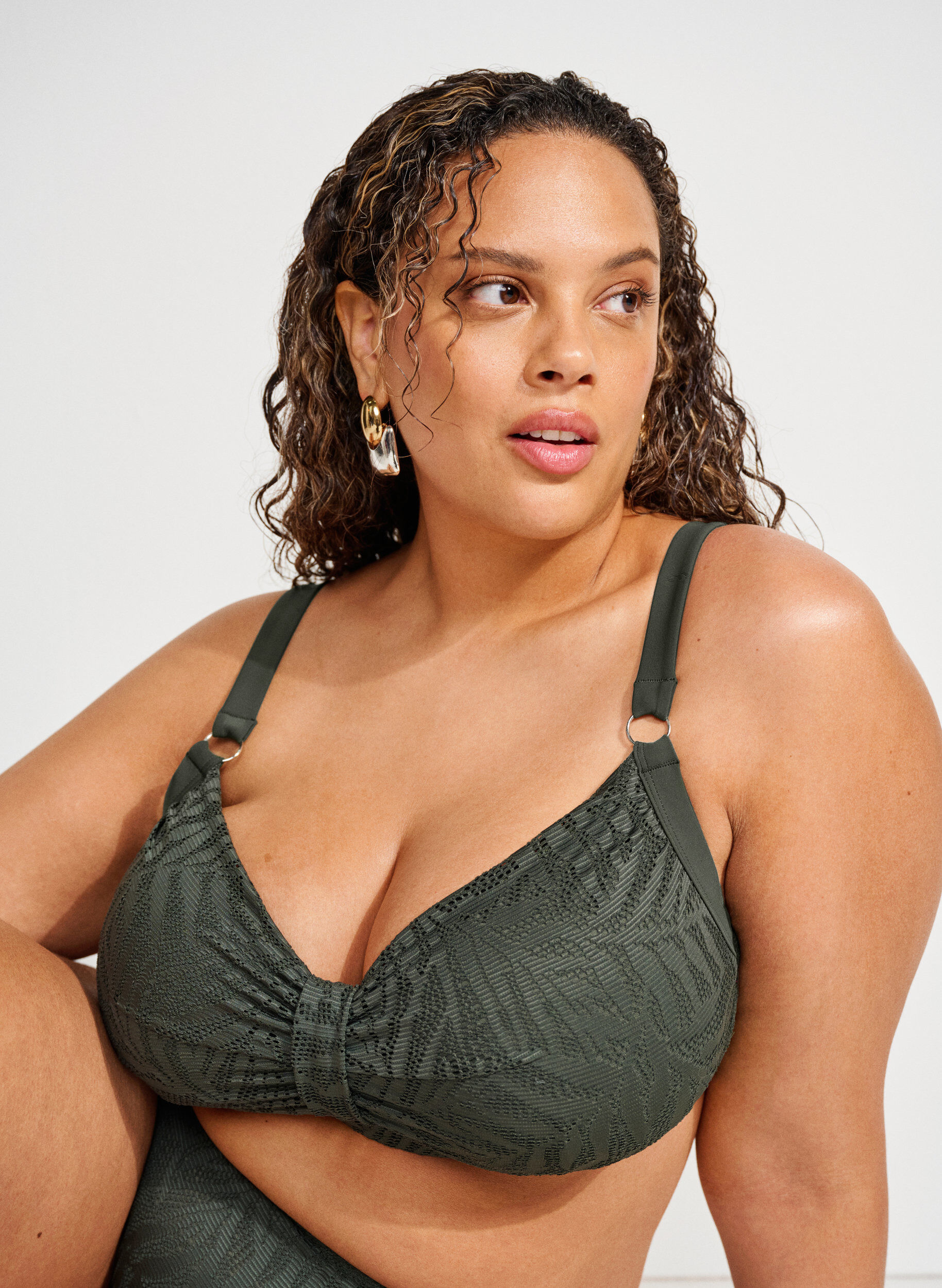 Zizzi Bikinitopp med strukturert mesh og avtagbare innlegg, Gr&oslash;nn, Image image number 0