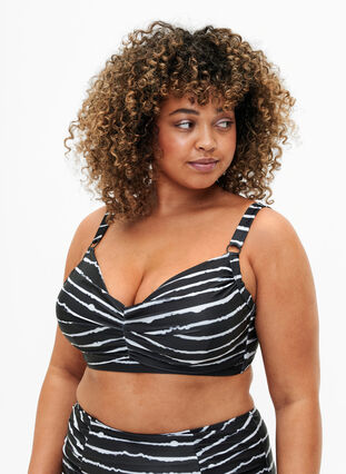 Zizzi Bikini-BH med trykk og bøyle, Black White Stripe, Model image number 0