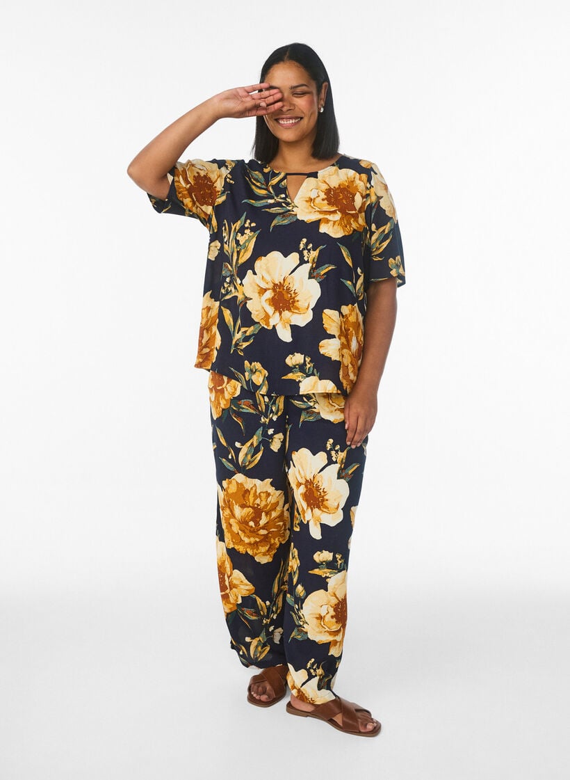 Kortermet bluse i viskose med trykk, Bl&aring;, Model image number 1