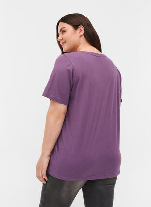 T-skjorte i organisk bomull med V-hals, Vintage Violet, Model image number 1